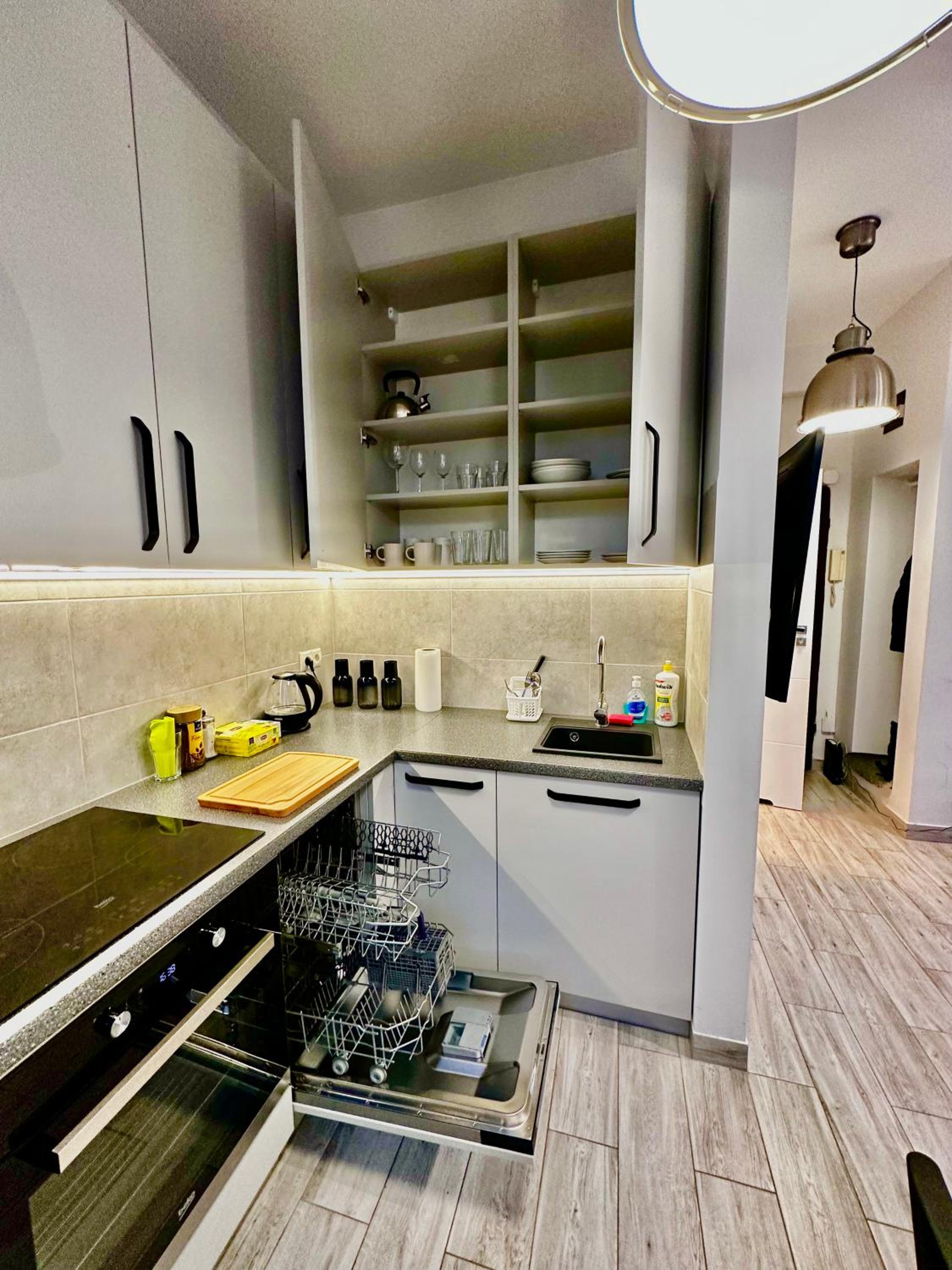 One-Bedroom Apartment - Photo 35