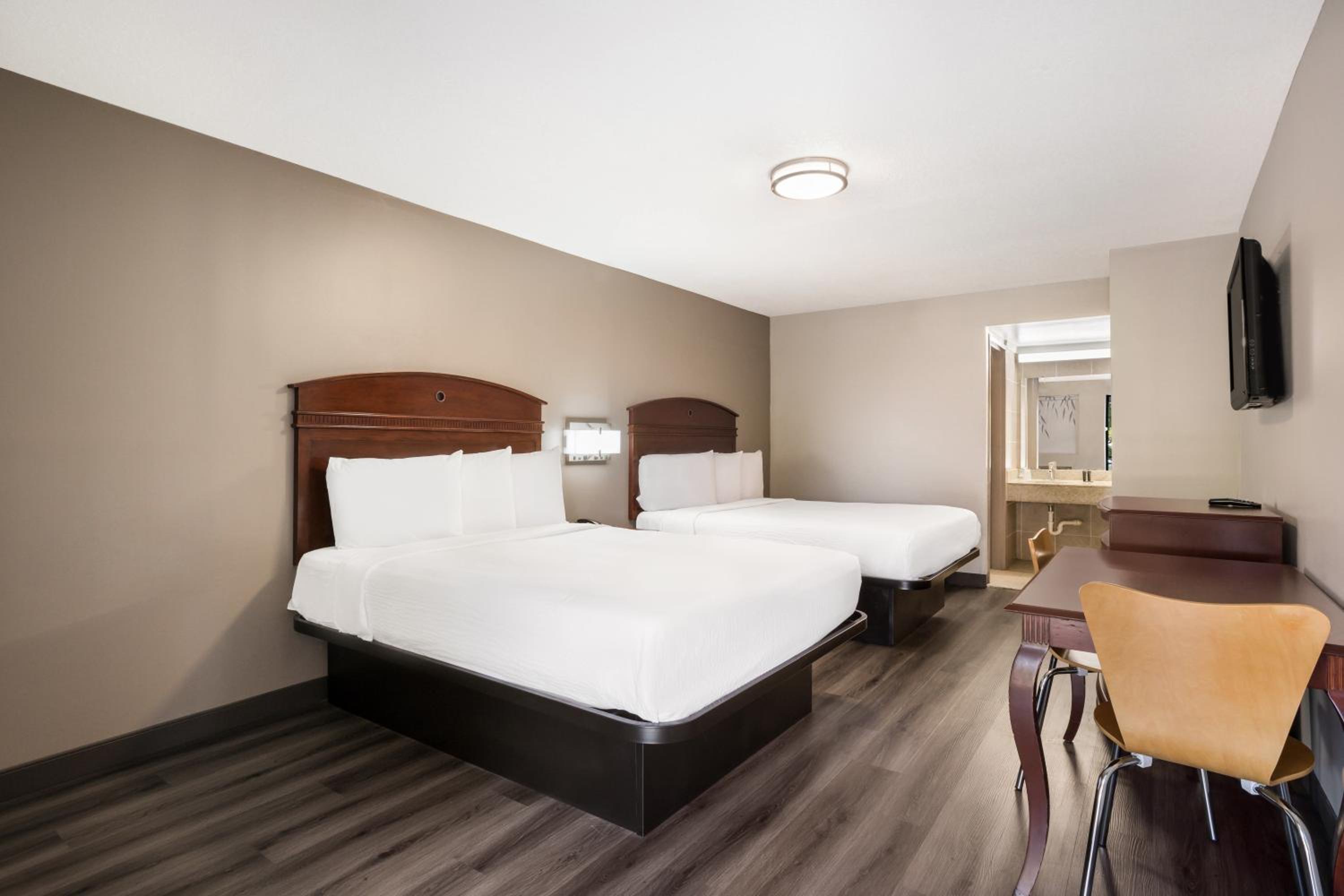 Standard Double Room - Photo 4