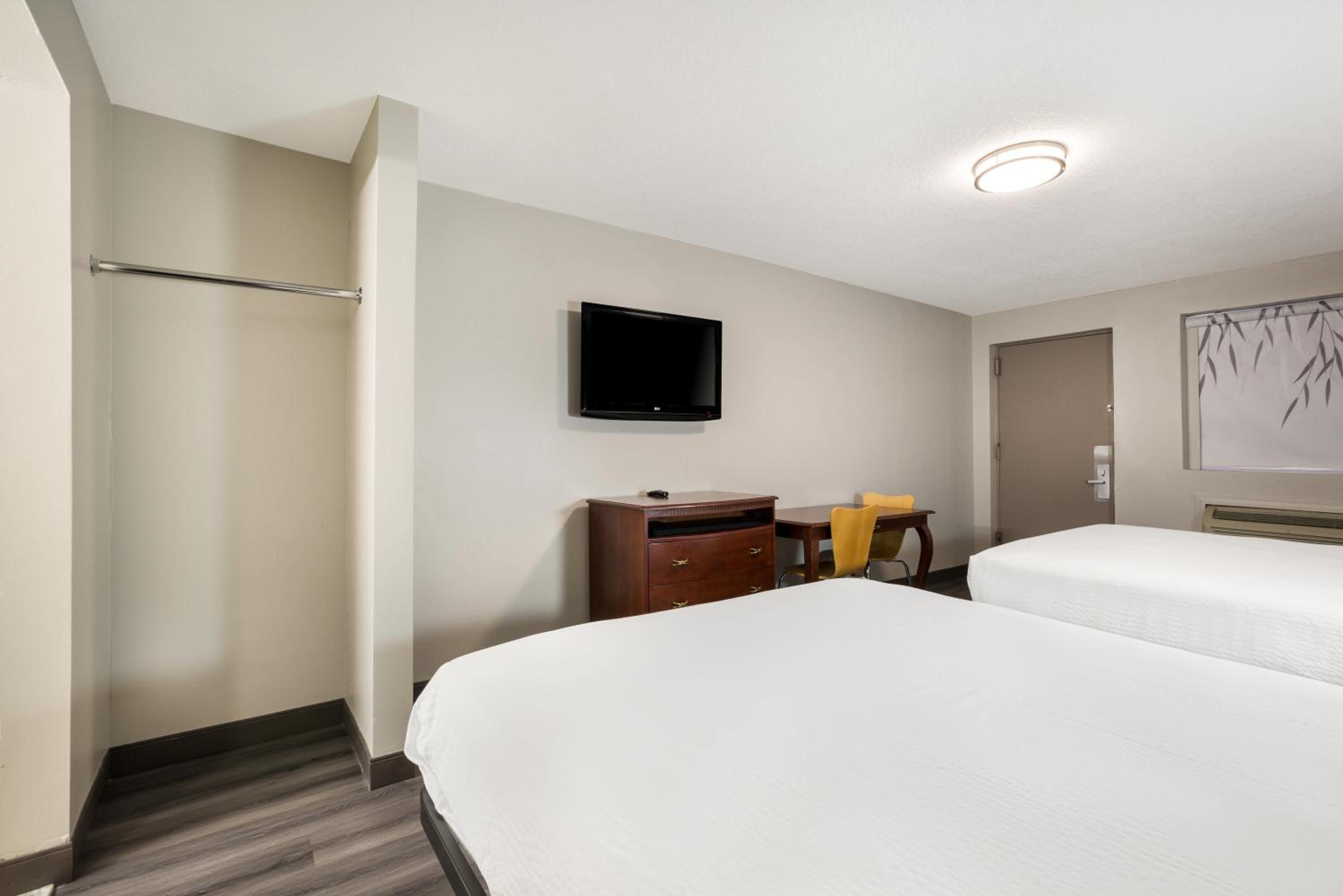 Standard Double Room - Photo 1