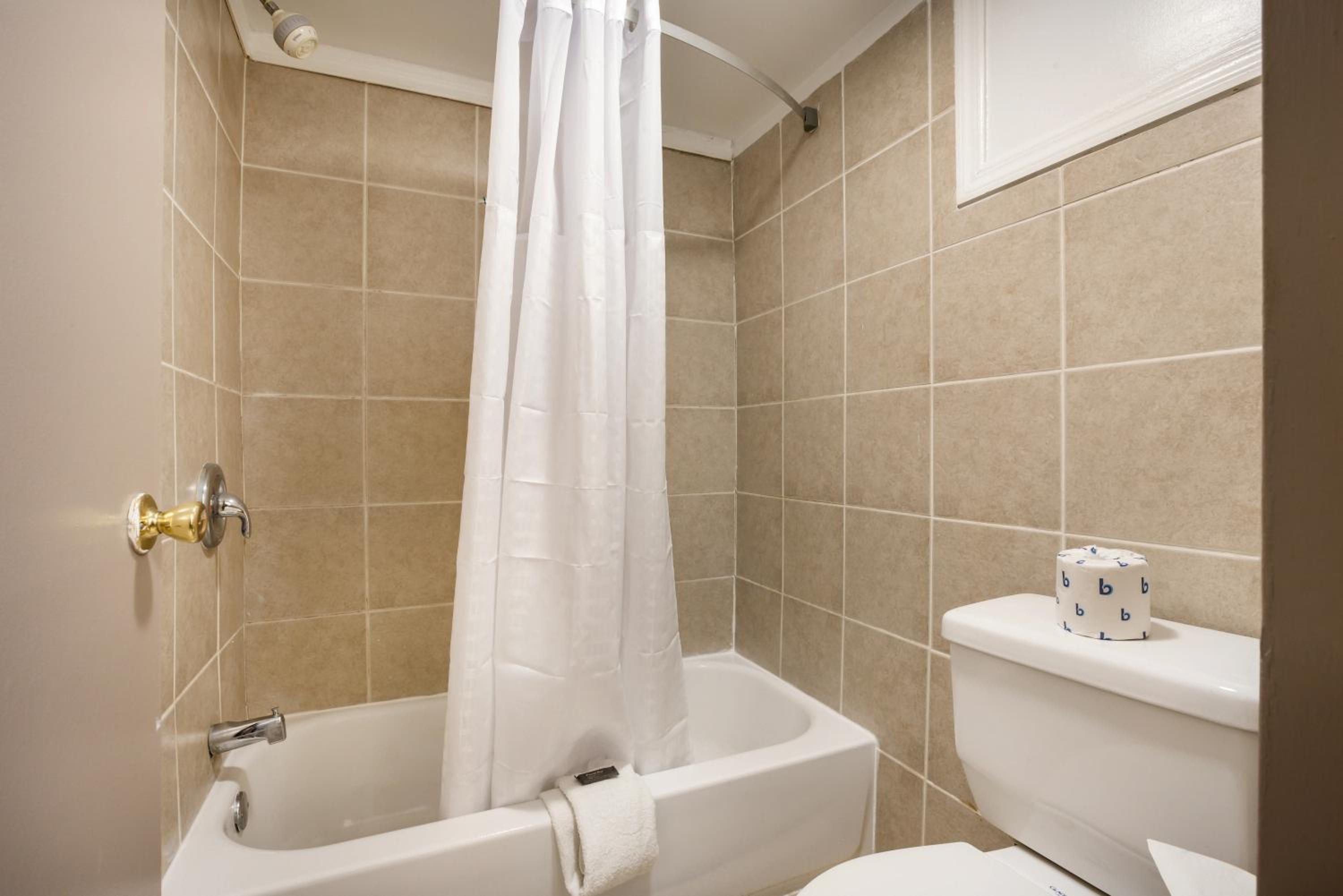Standard Double Room - Photo 6