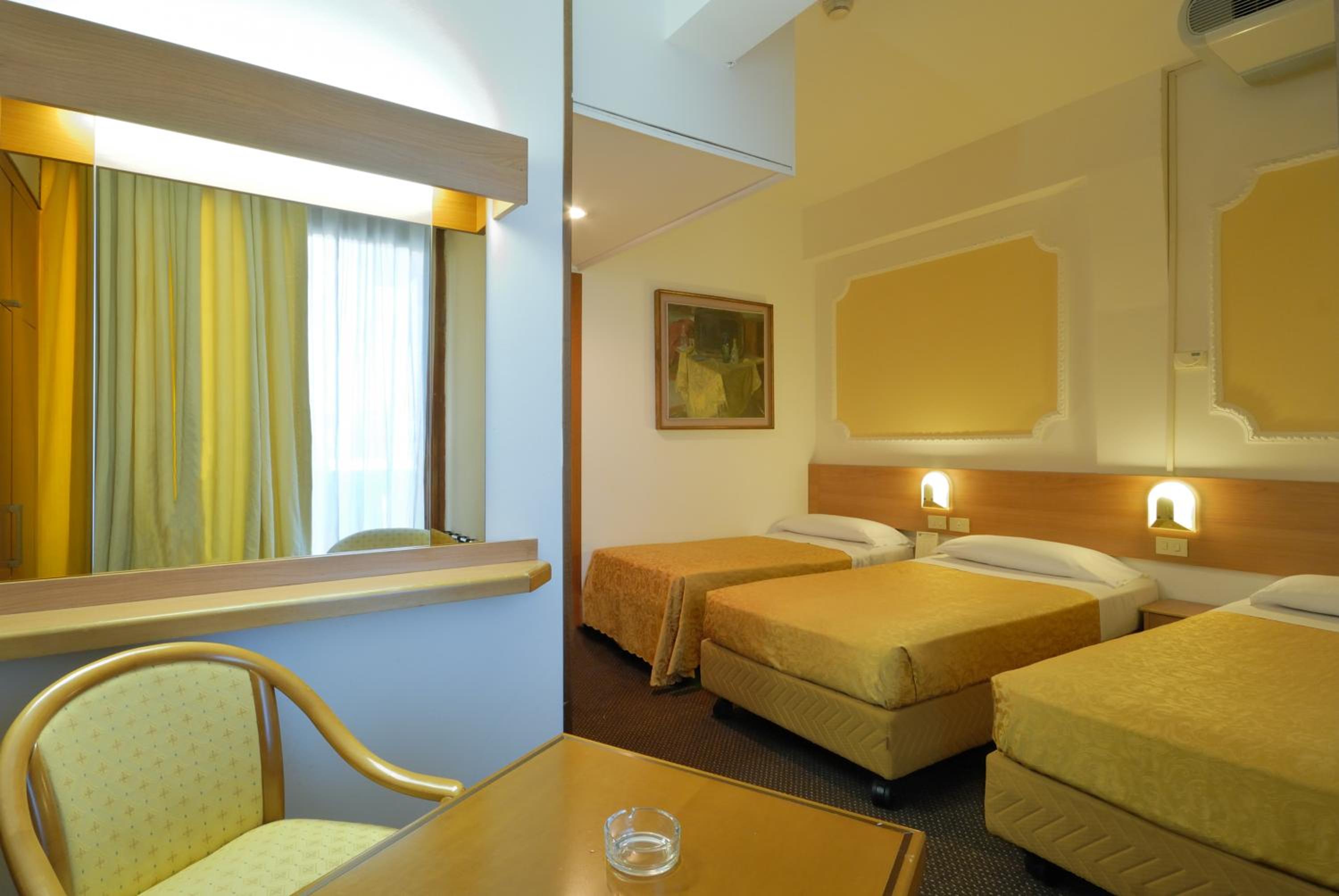 Classic Triple Room - Photo 1