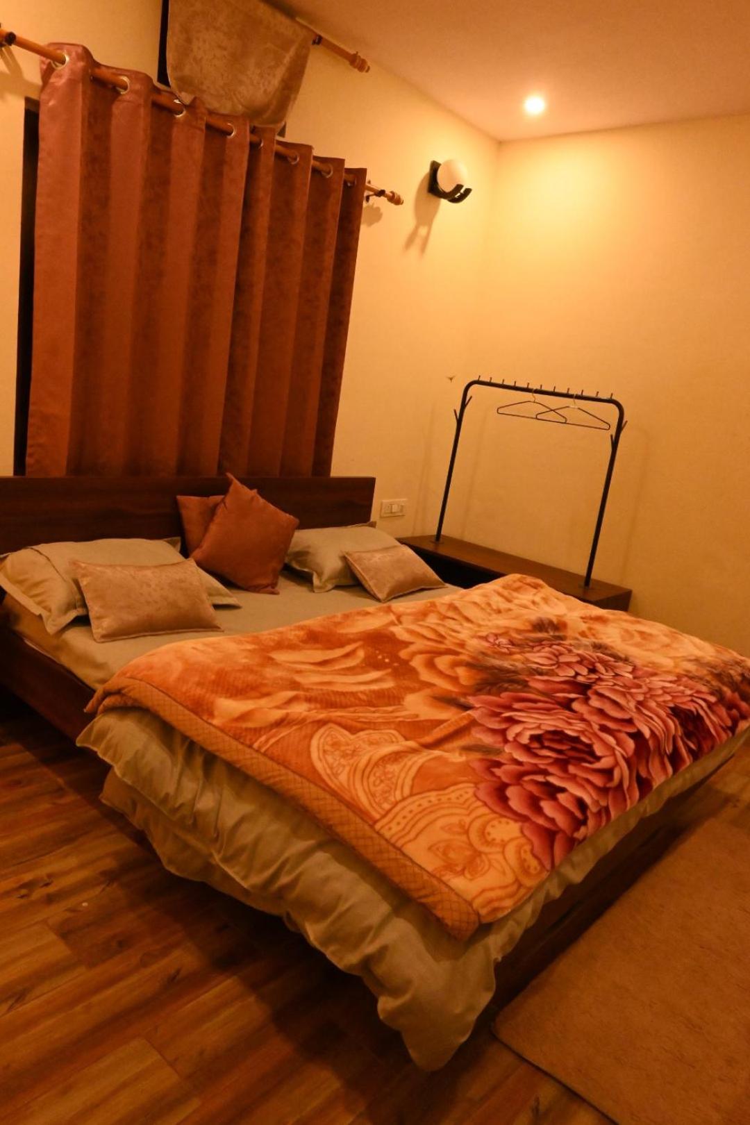 Deluxe Room - Photo 2