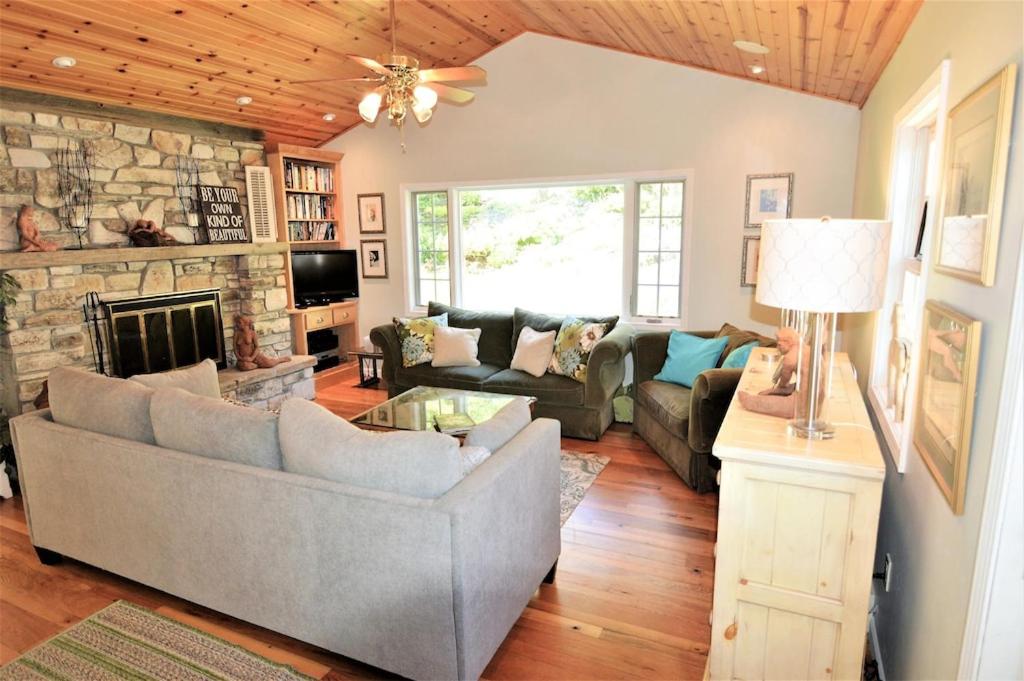Three-Bedroom House photo 1