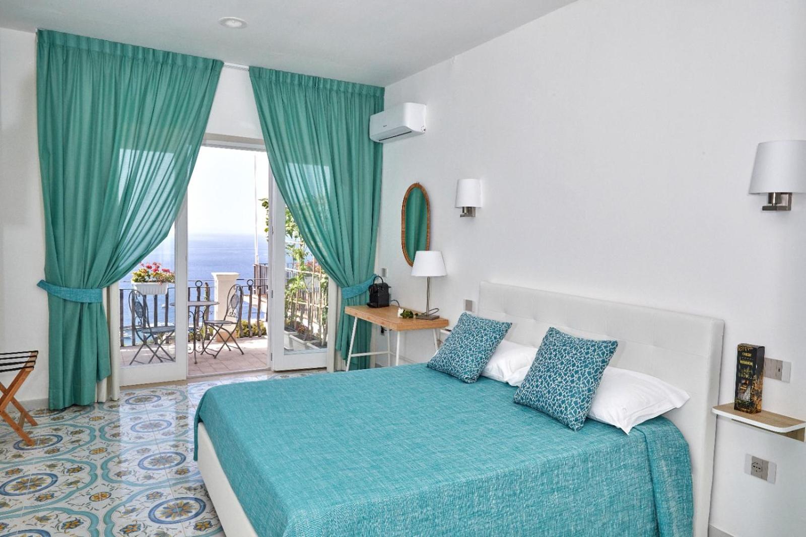 Deluxe Double Room with Sea View photo 1