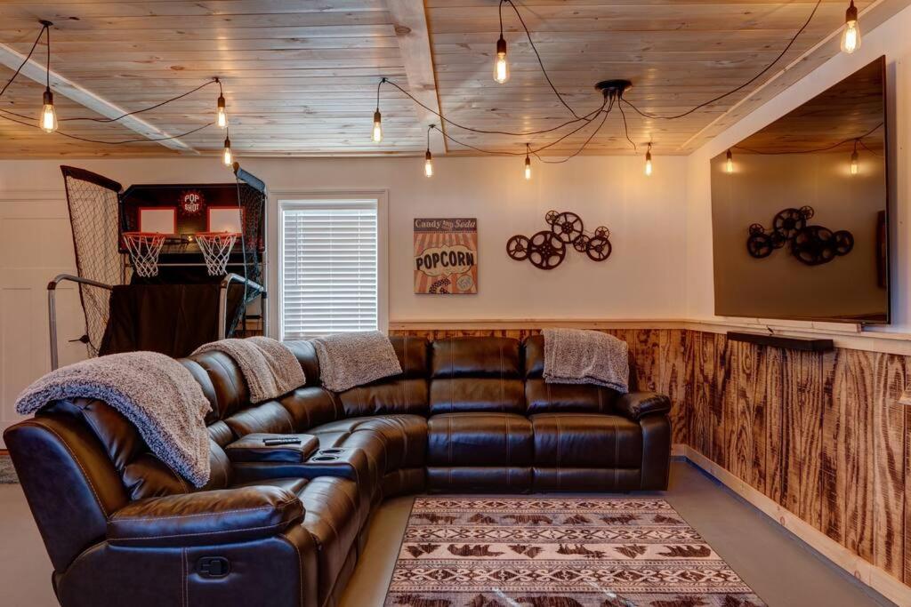 Three-Bedroom House photo 3