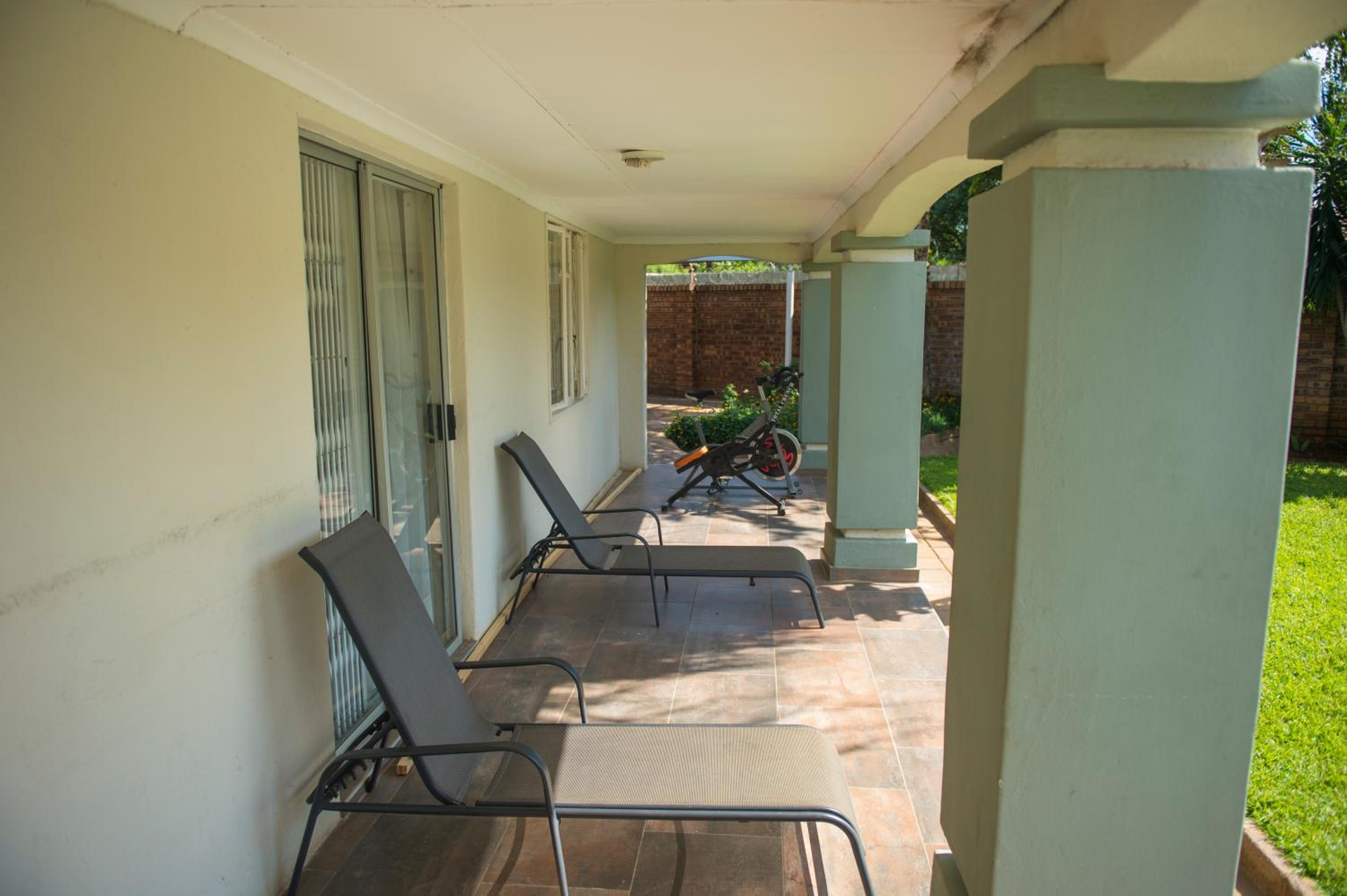 Deluxe Double Room with Balcony photo 2