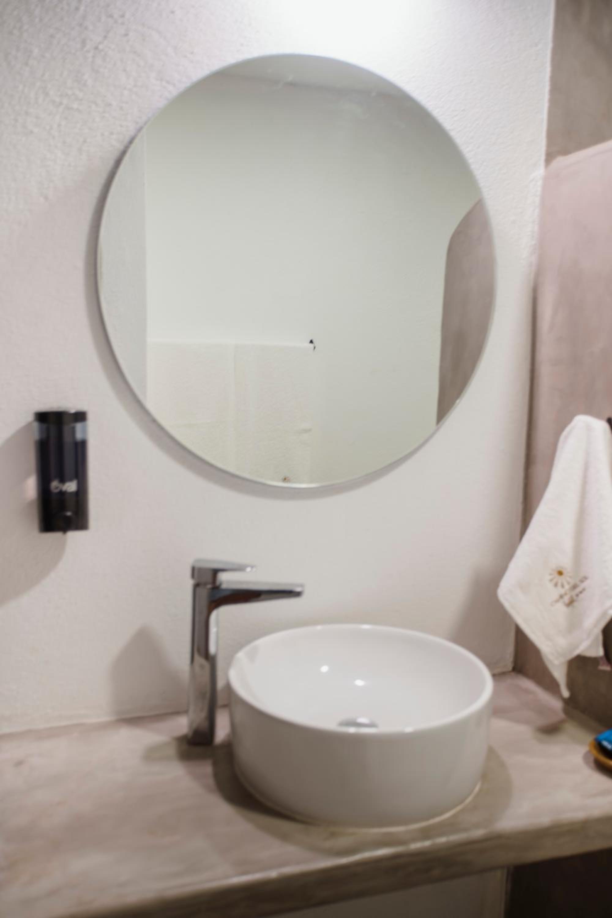 Standard Double Room - Photo 4