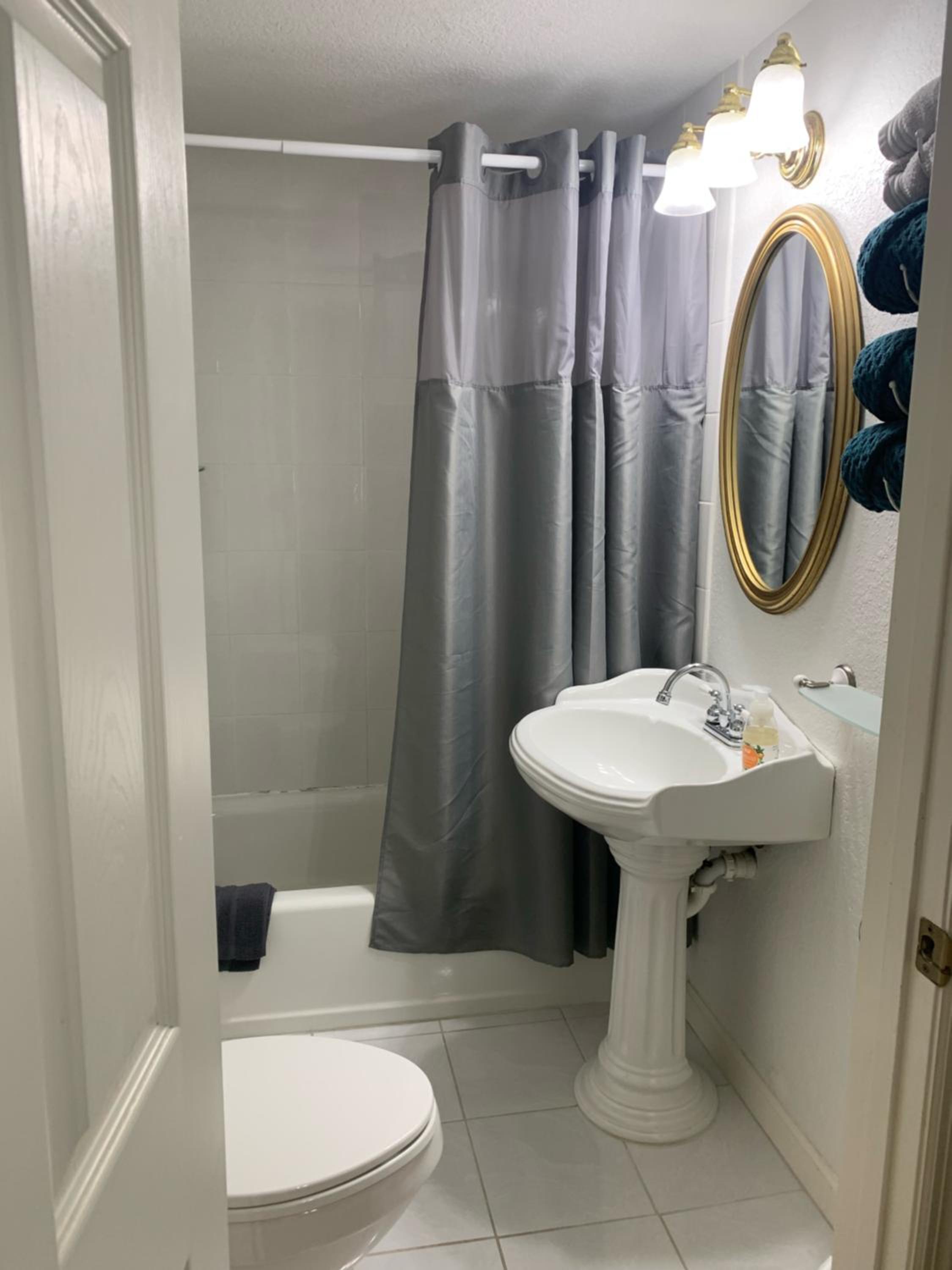Deluxe Queen Suite photo 2