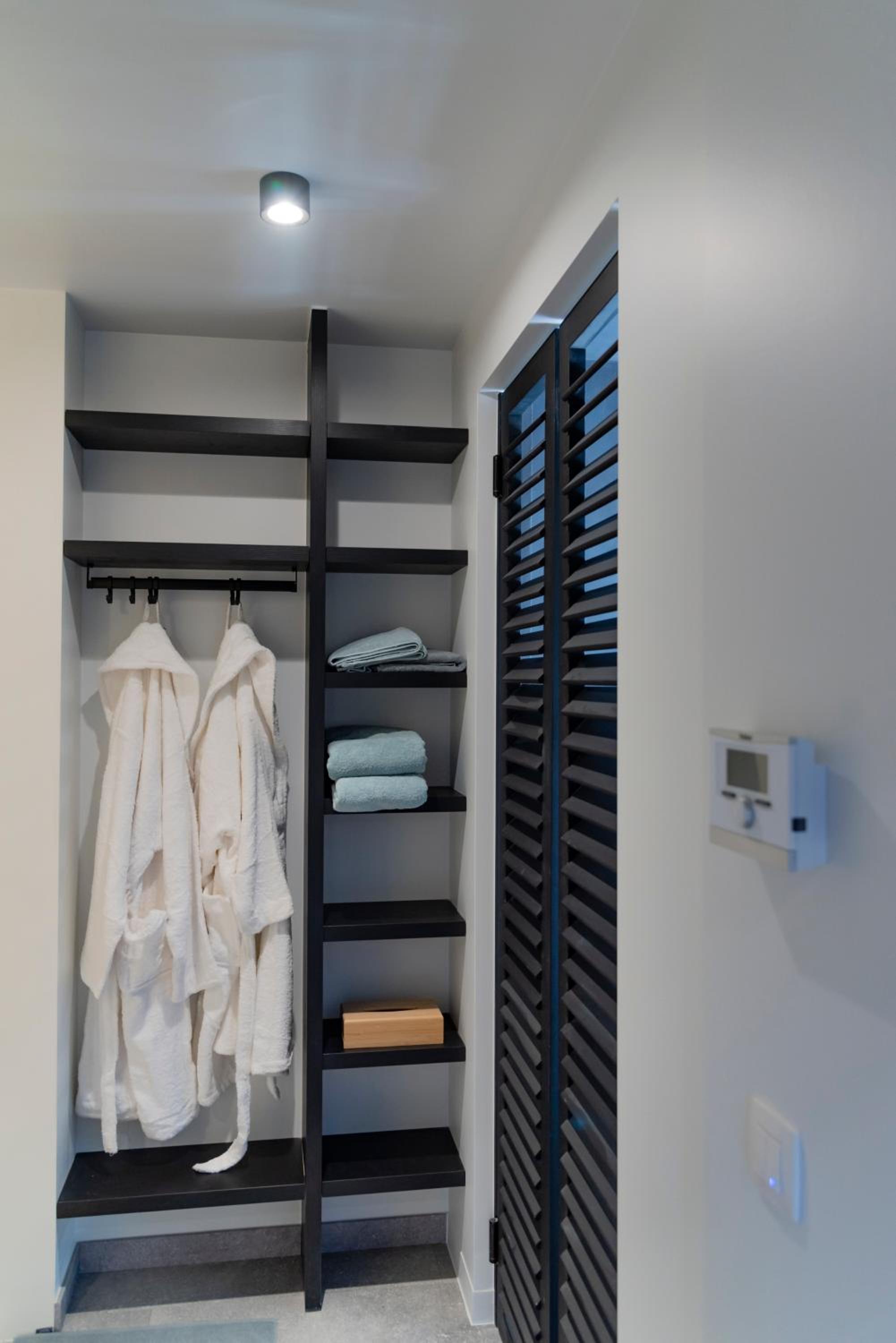 One-Bedroom House photo 1