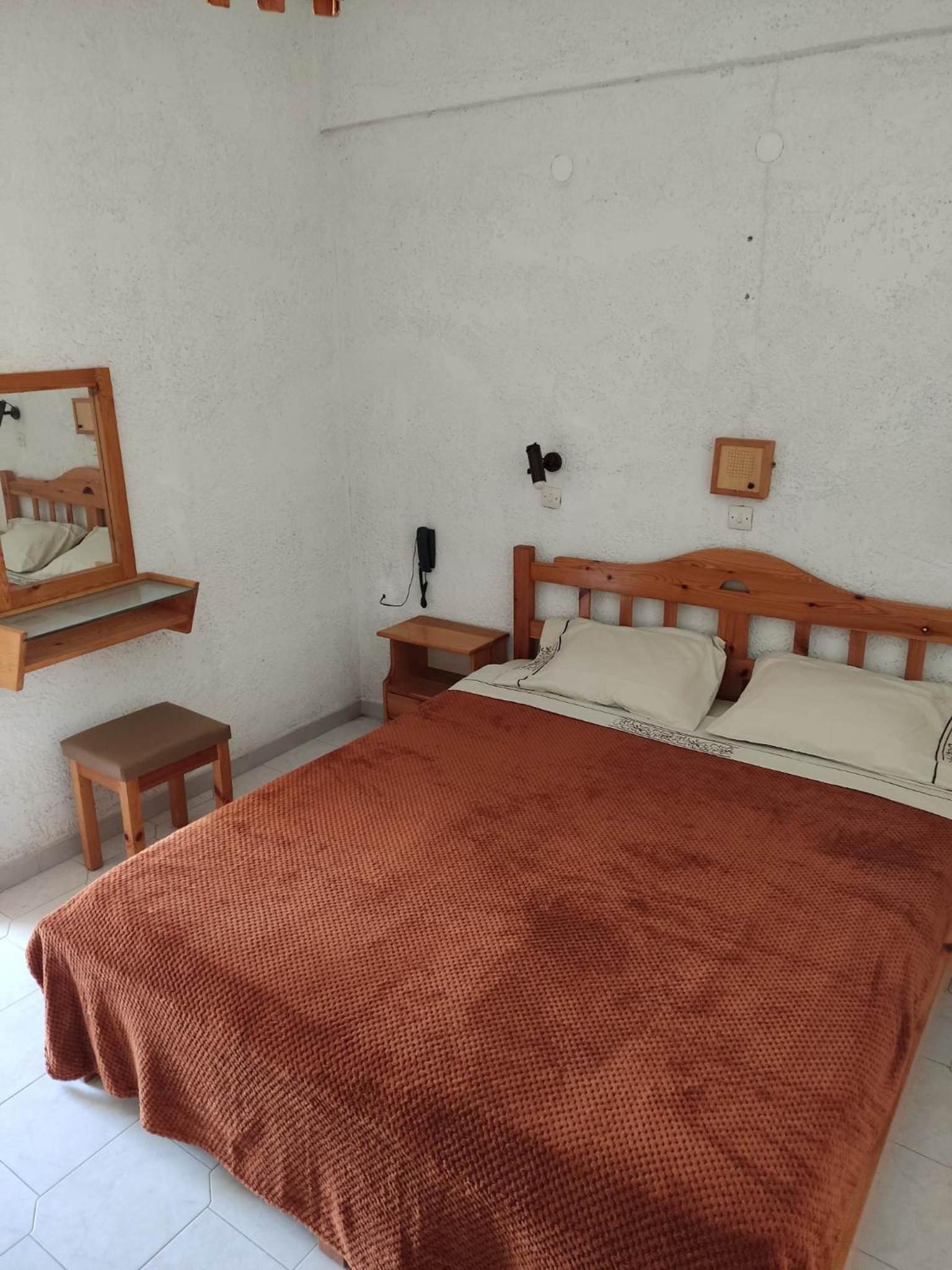 Double or Twin Room with Balcony - Photo 23