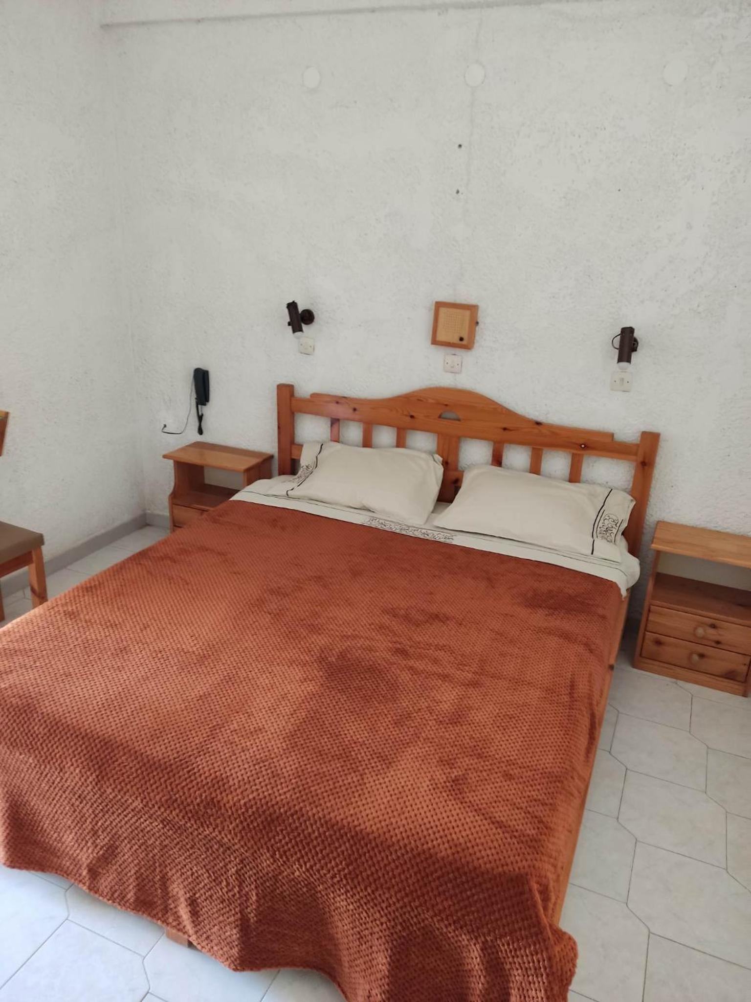 Double or Twin Room with Balcony - Photo 25