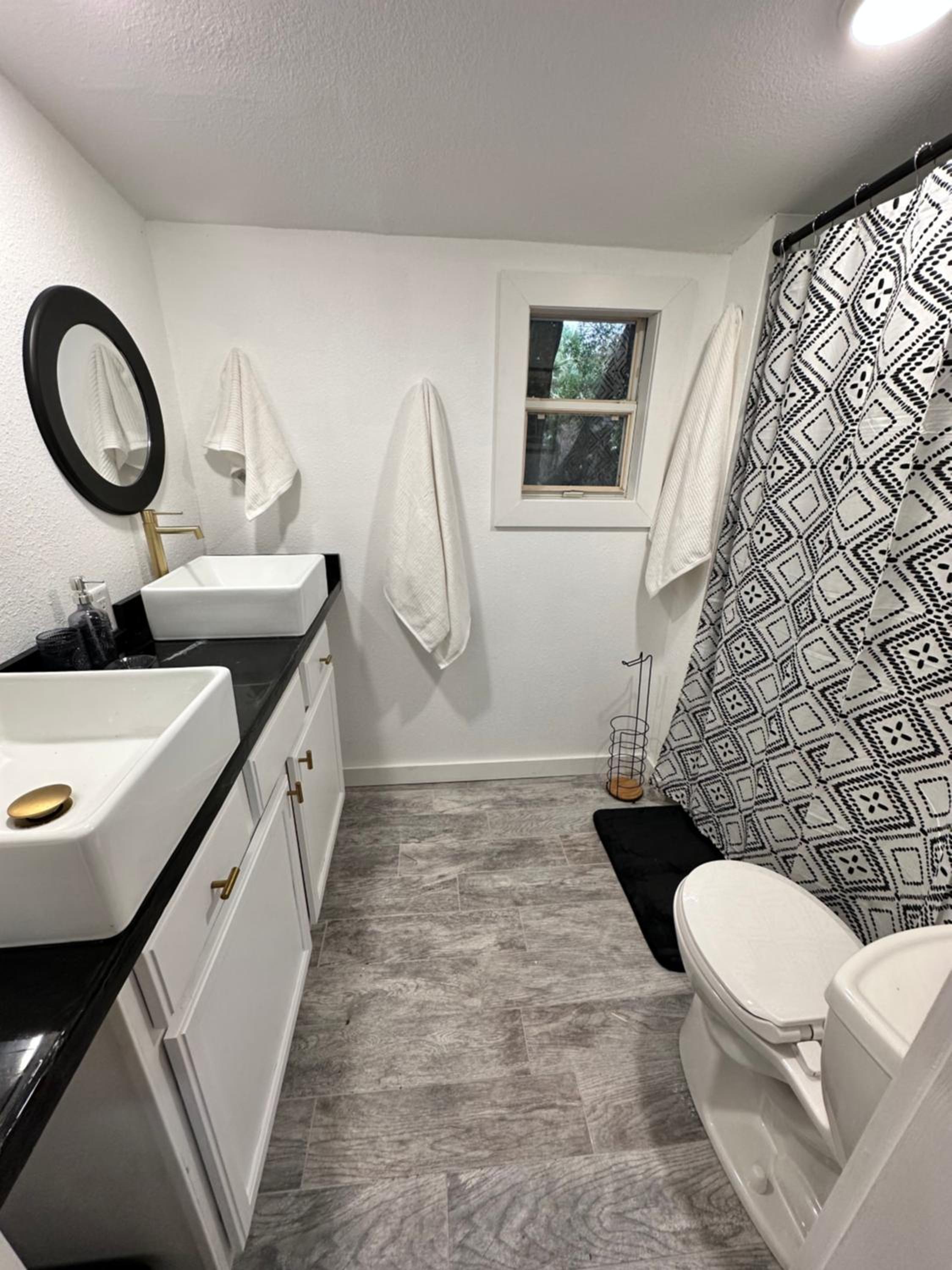 Three-Bedroom House photo 2