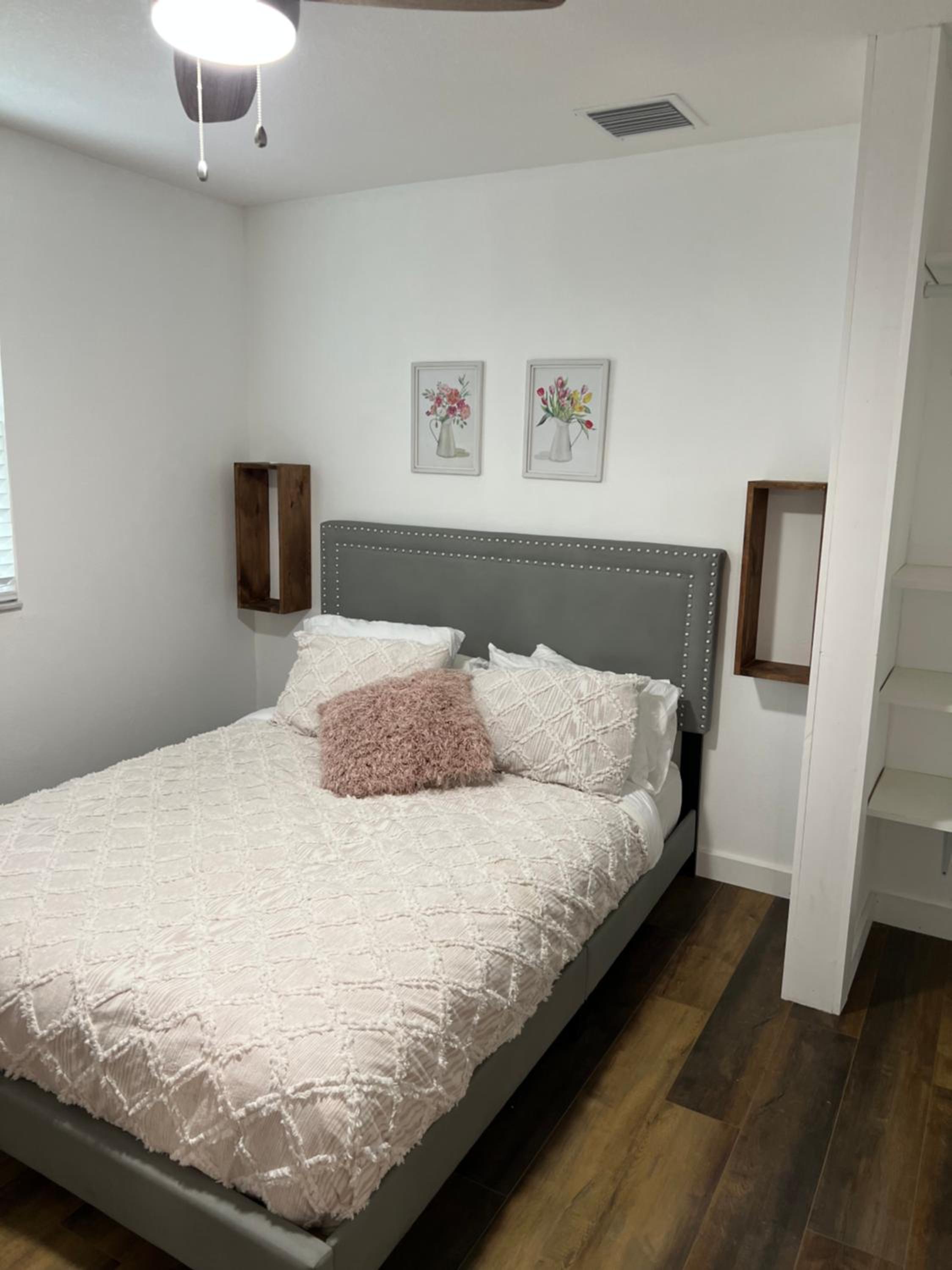 Three-Bedroom House photo 3