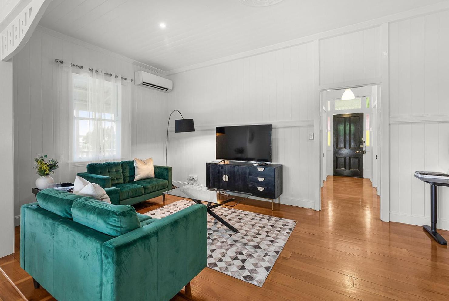 Four-Bedroom House photo 1