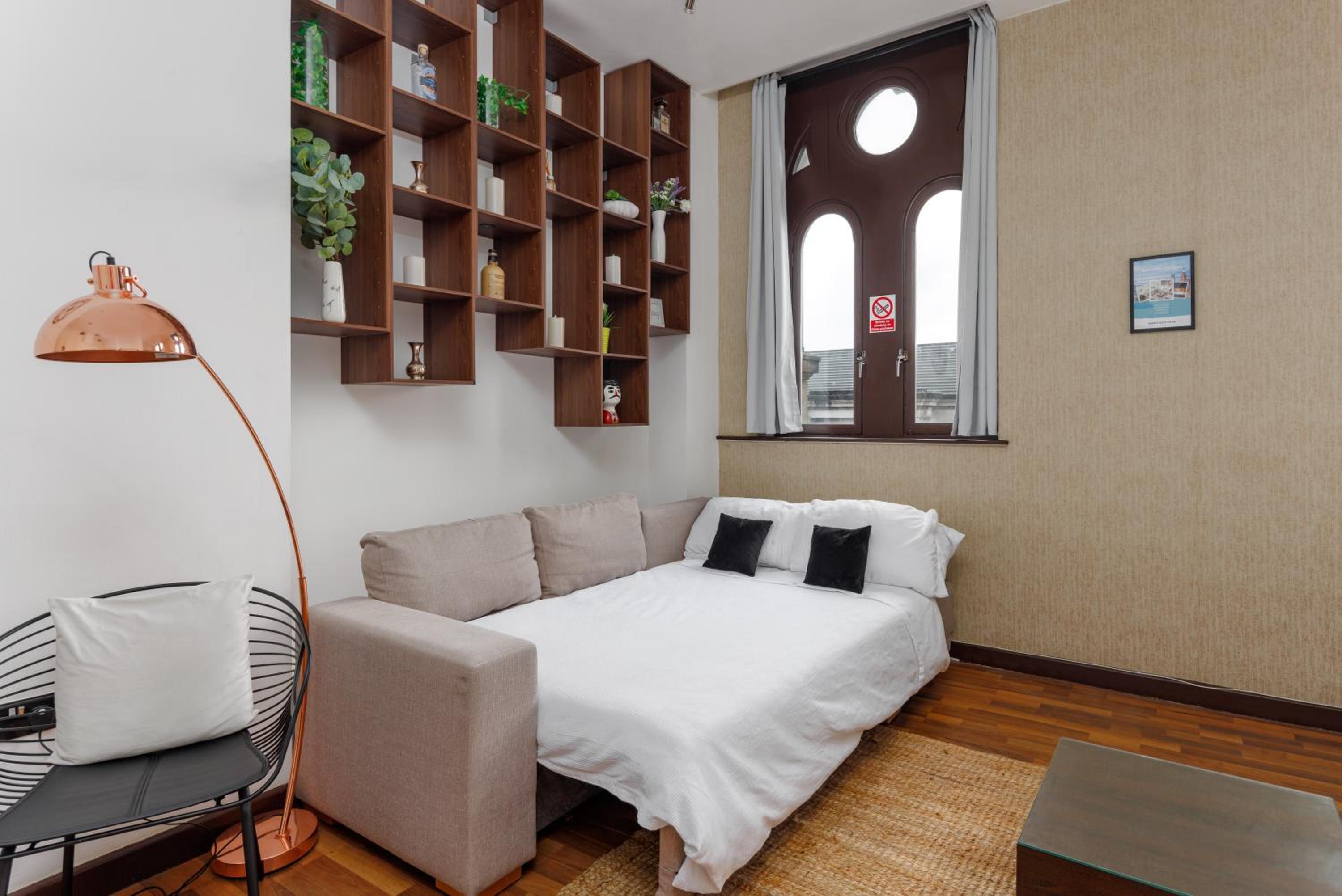 Three-Bedroom Apartment - Photo 10