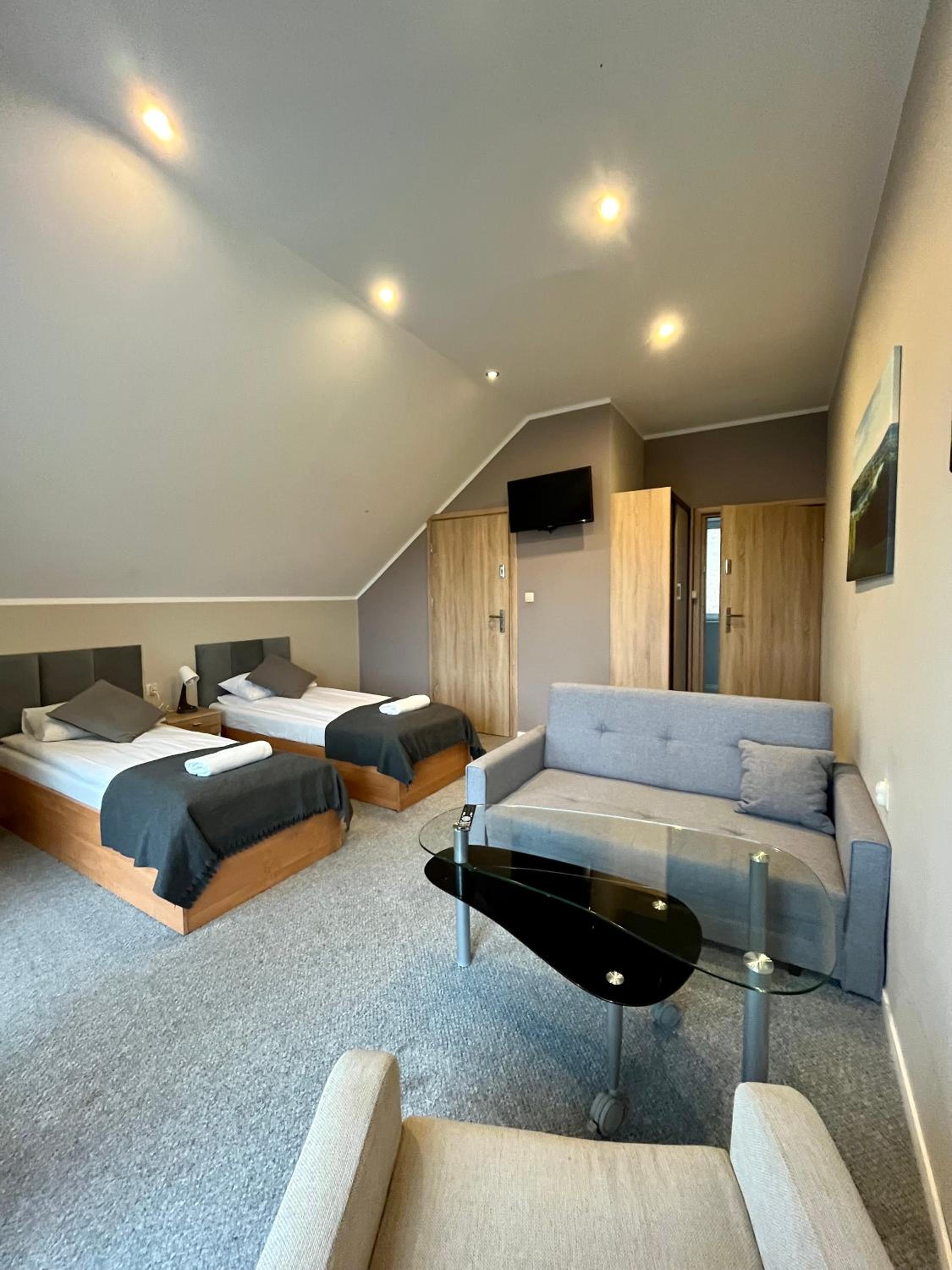 Quadruple Room - Photo 6