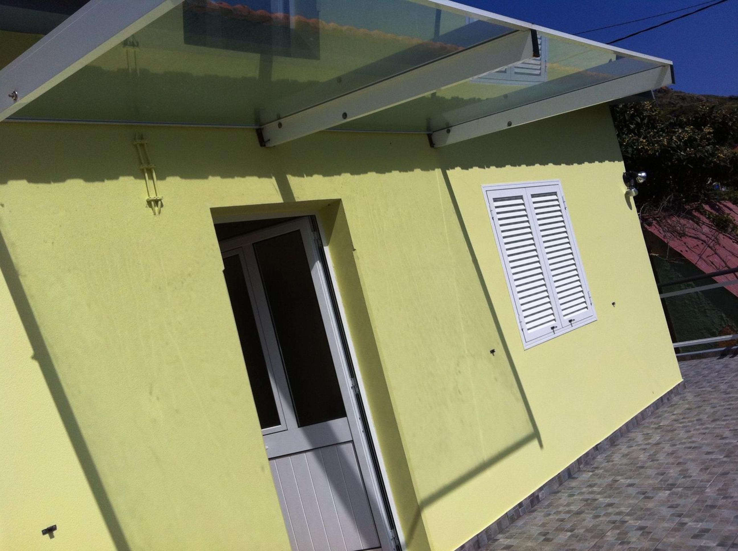 One-Bedroom House photo 2