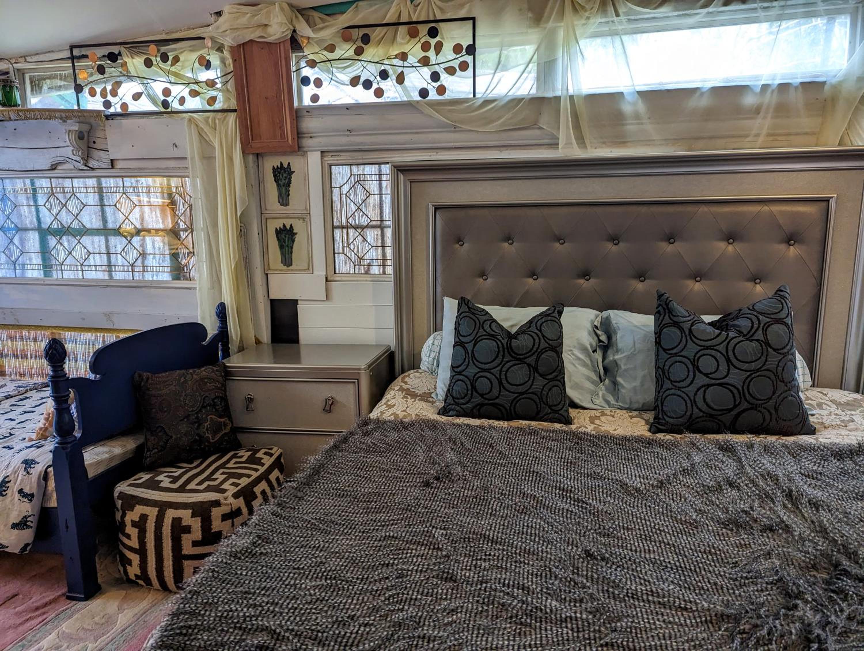 Deluxe Queen Room photo 3