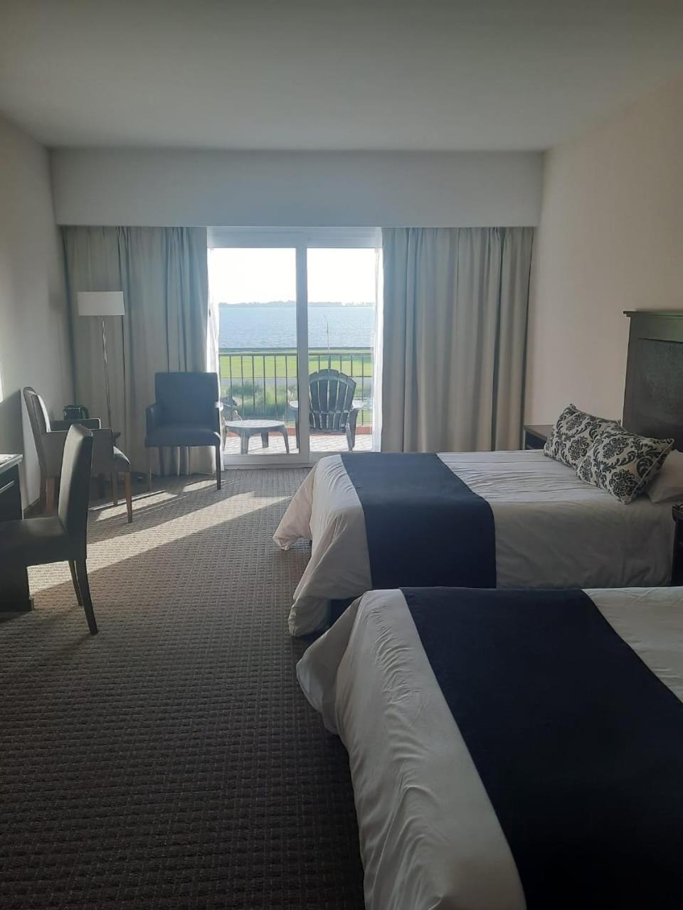 Deluxe Queen Suite