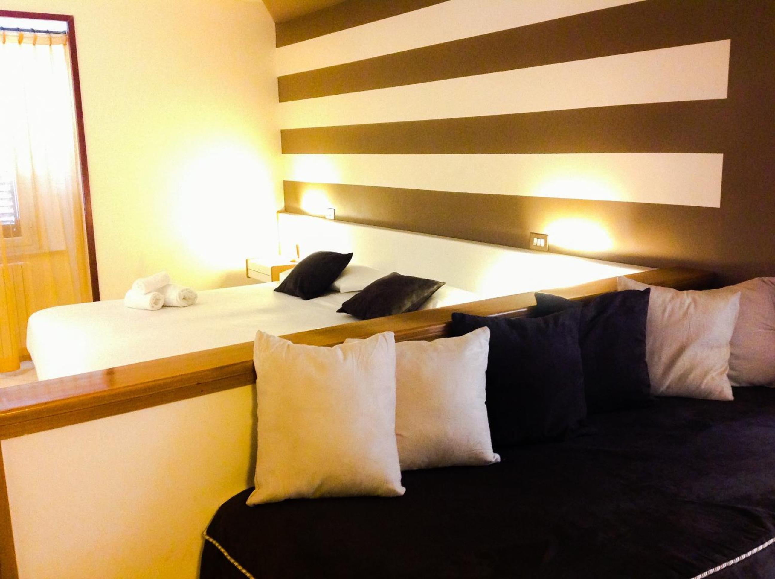 Standard Triple Room photo 2