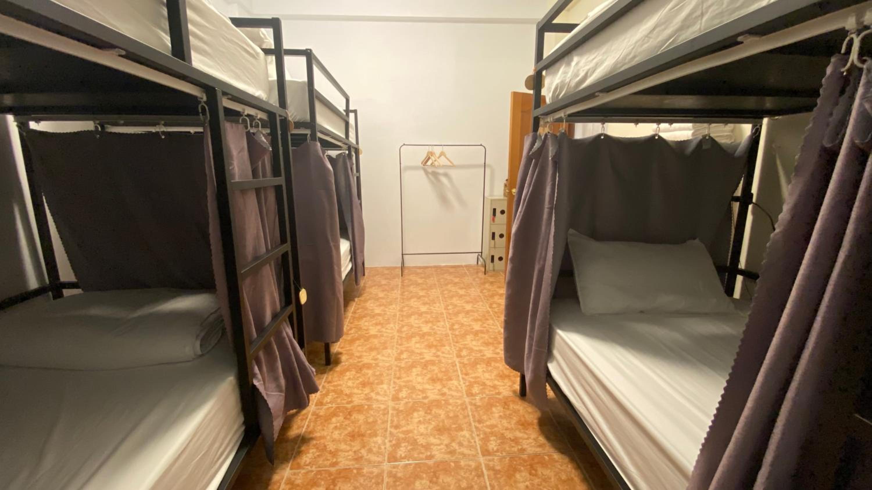 Bed in 6-Bed Mixed Dormitory Room photo 2