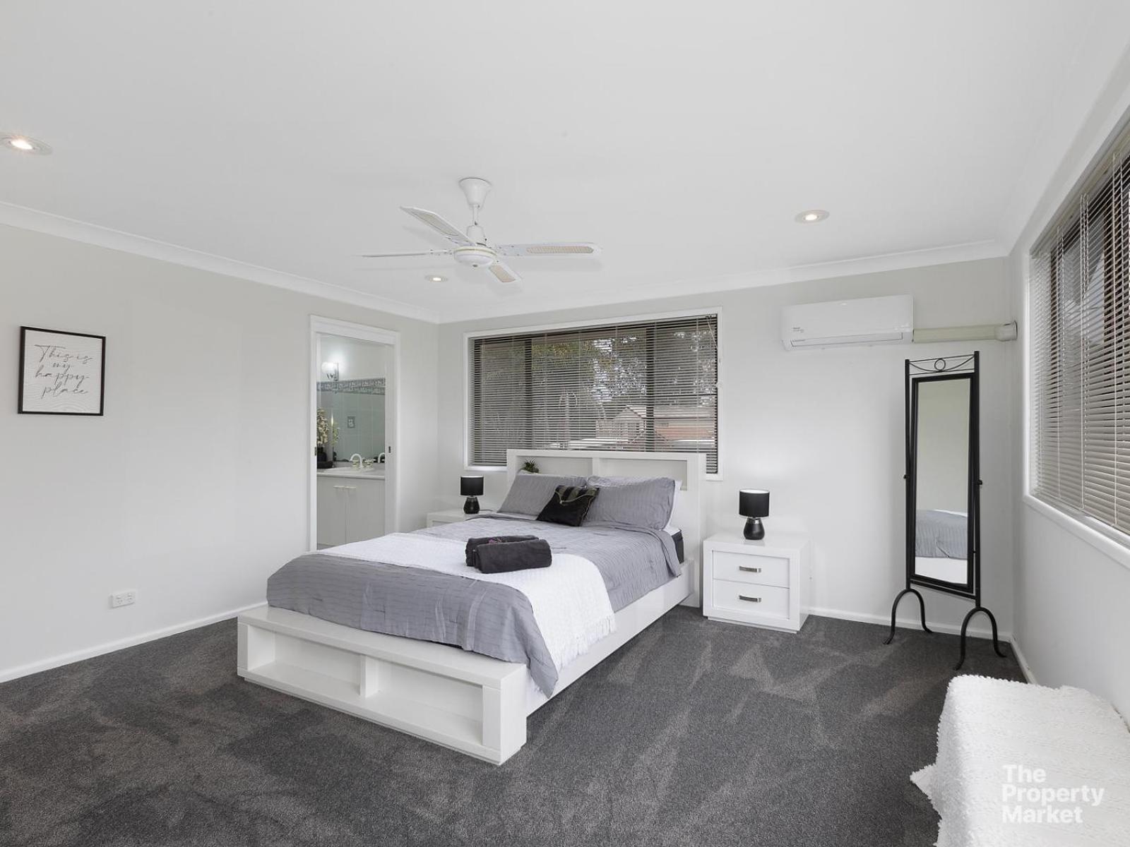 Three-Bedroom House photo 3