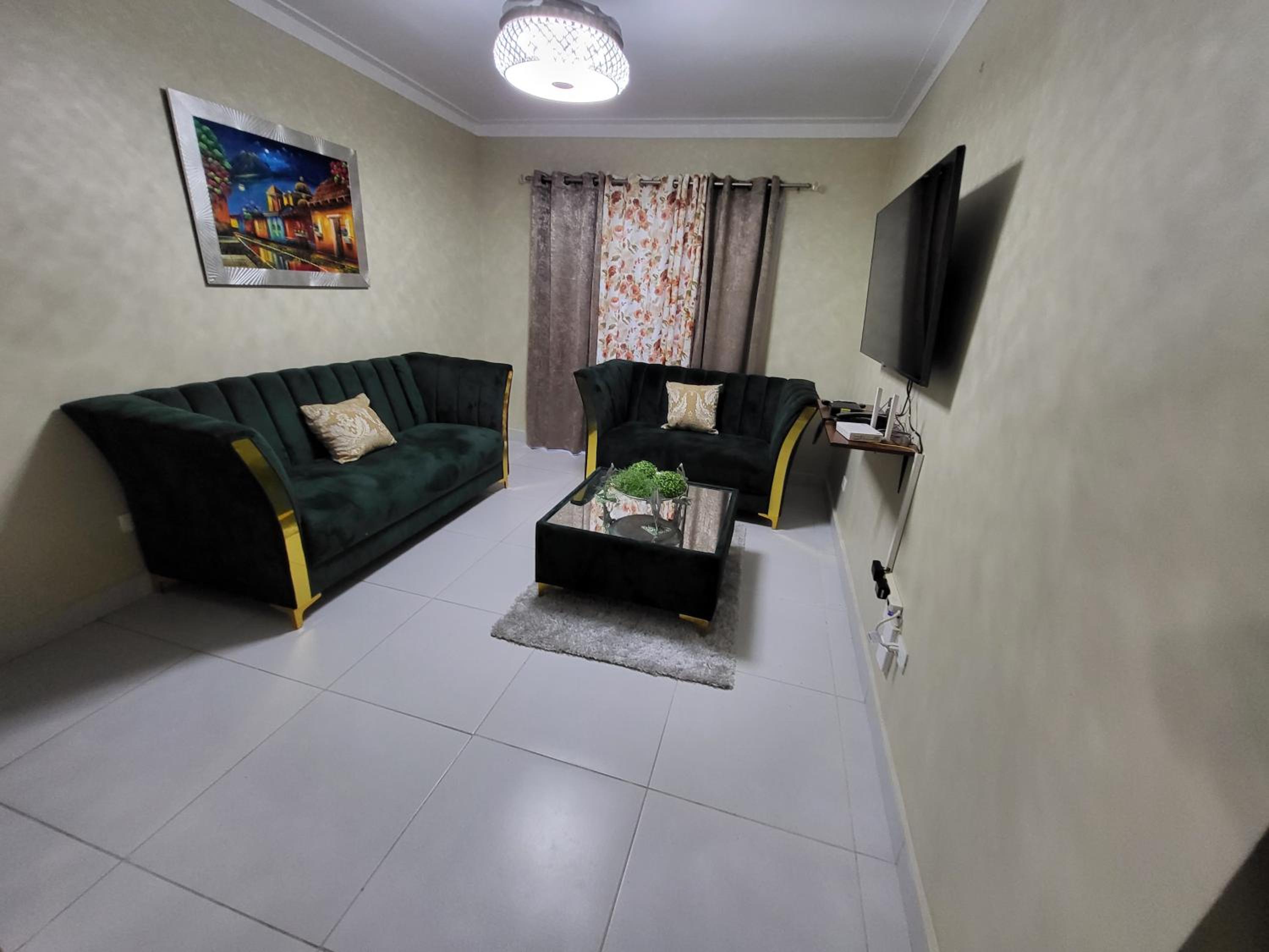 One-Bedroom Apartment photo 1