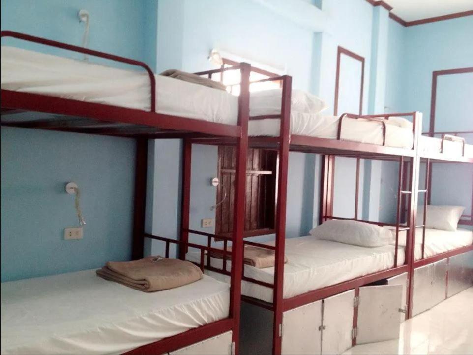Bed in 8-Bed Mixed Dormitory Room photo 1