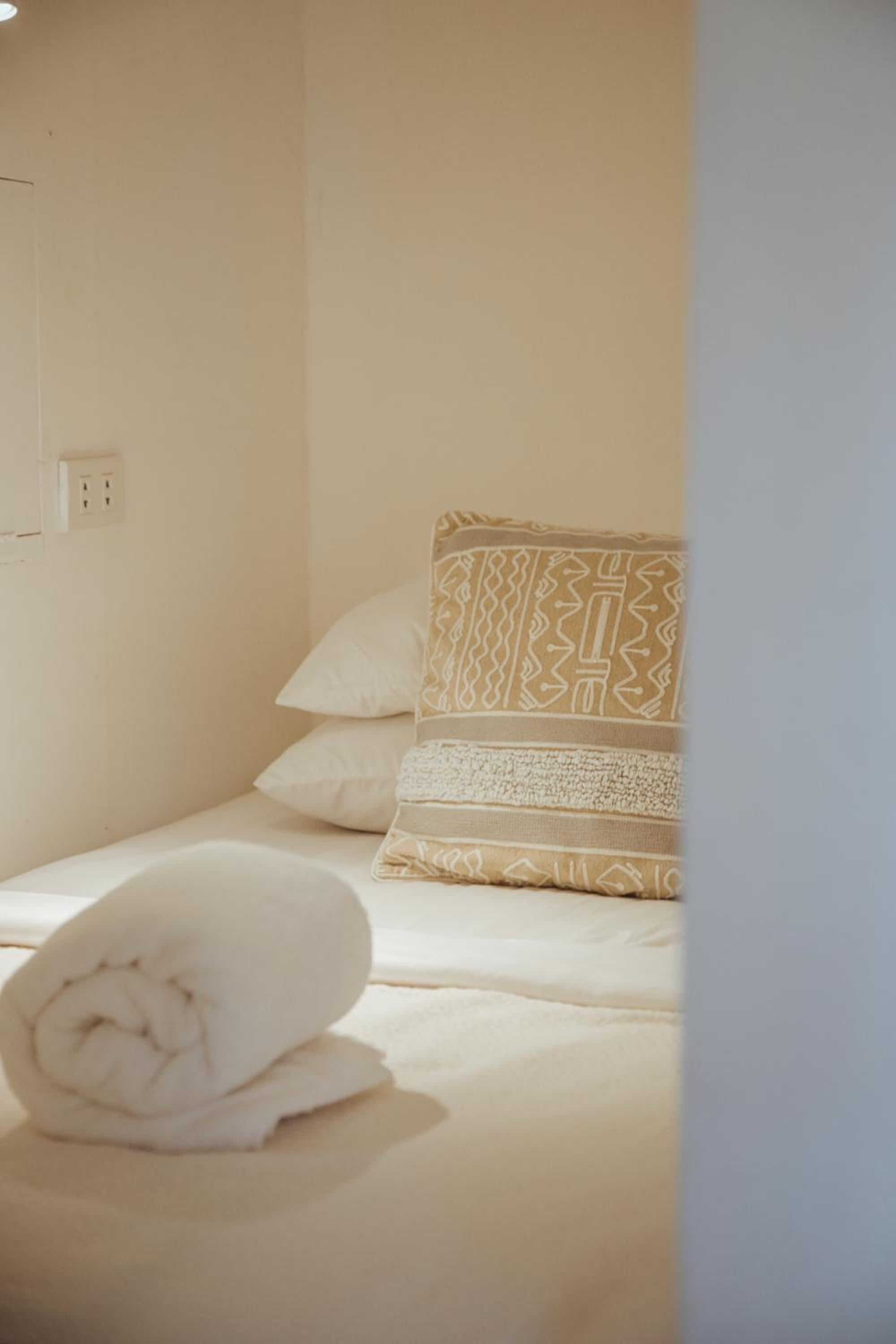 Bed in 6-Bed Mixed Dormitory Room photo 1