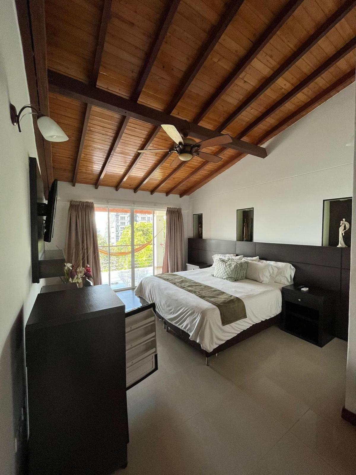 Suite with Balcony photo 3
