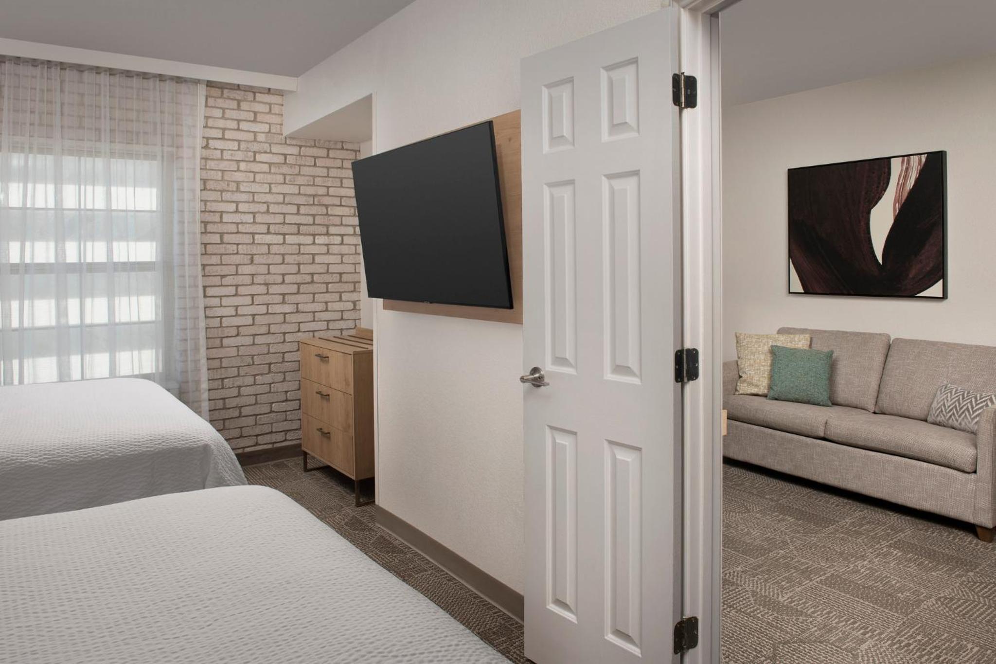 One-Bedroom Suite with Two Queen Beds - Photo 4