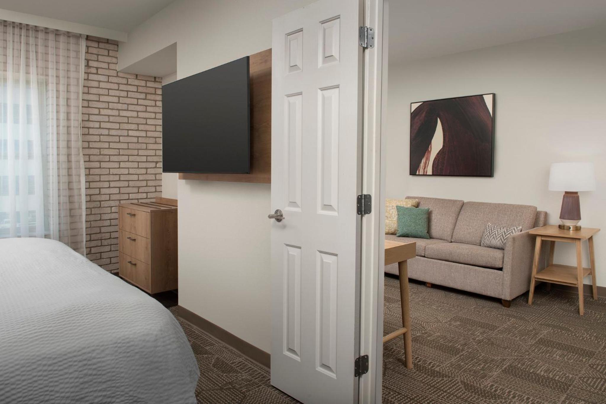 One-Bedroom King Suite with Sofa Bed - Photo 3