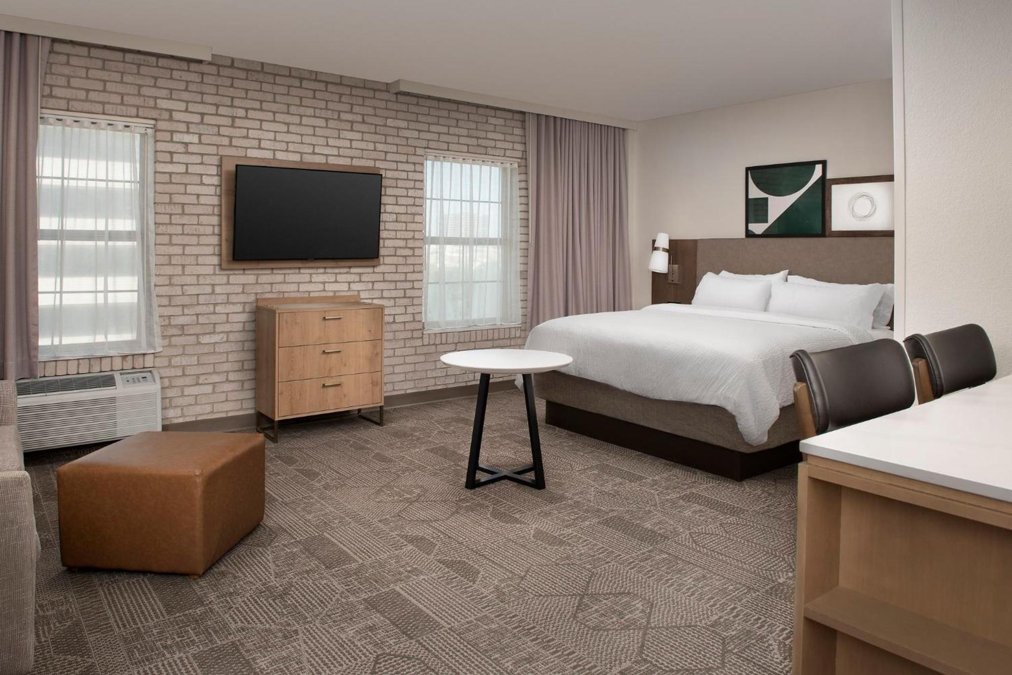 Studio Suite - Photo 4