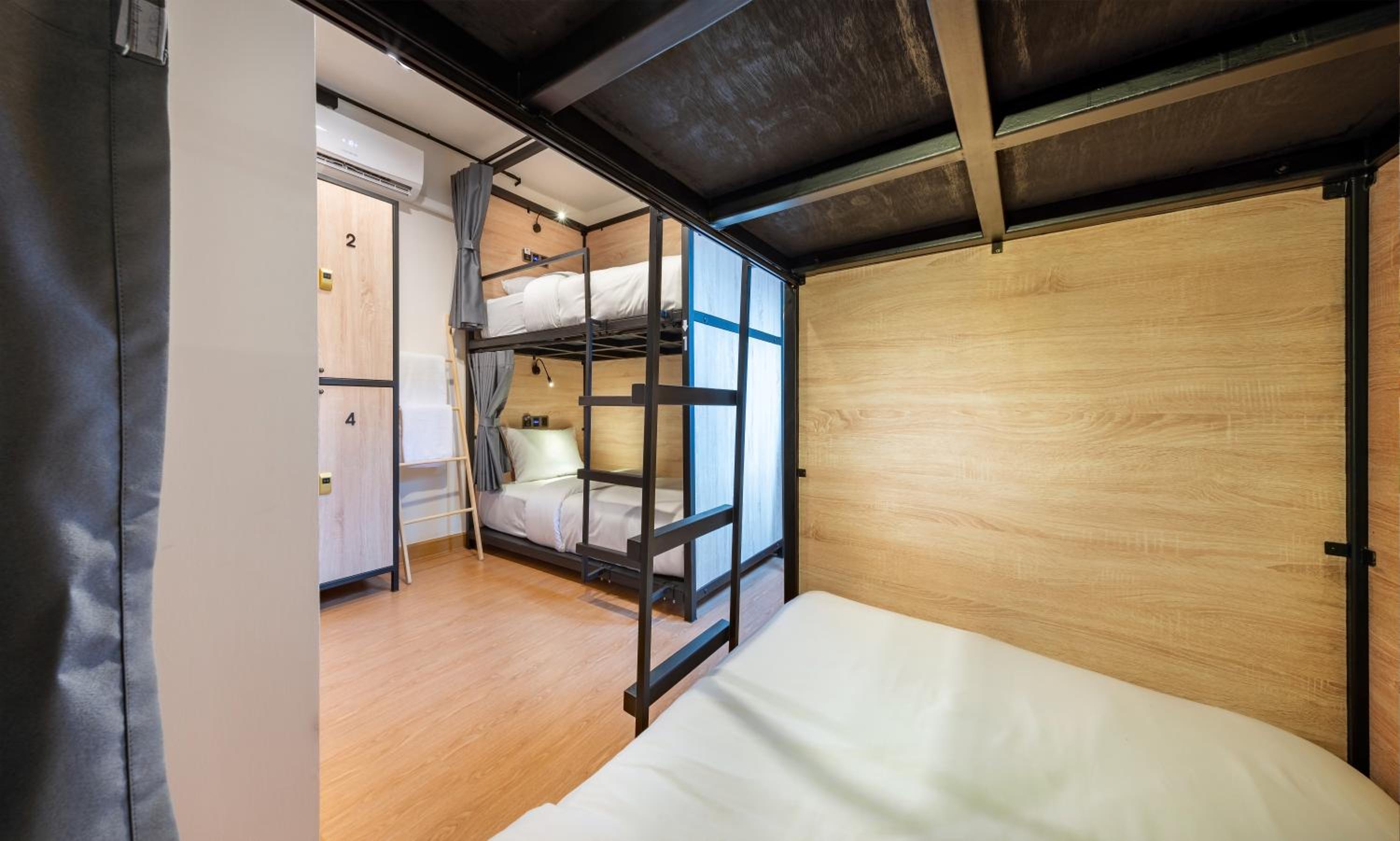 Bed in 4-Bed Mixed Dormitory Room photo 1