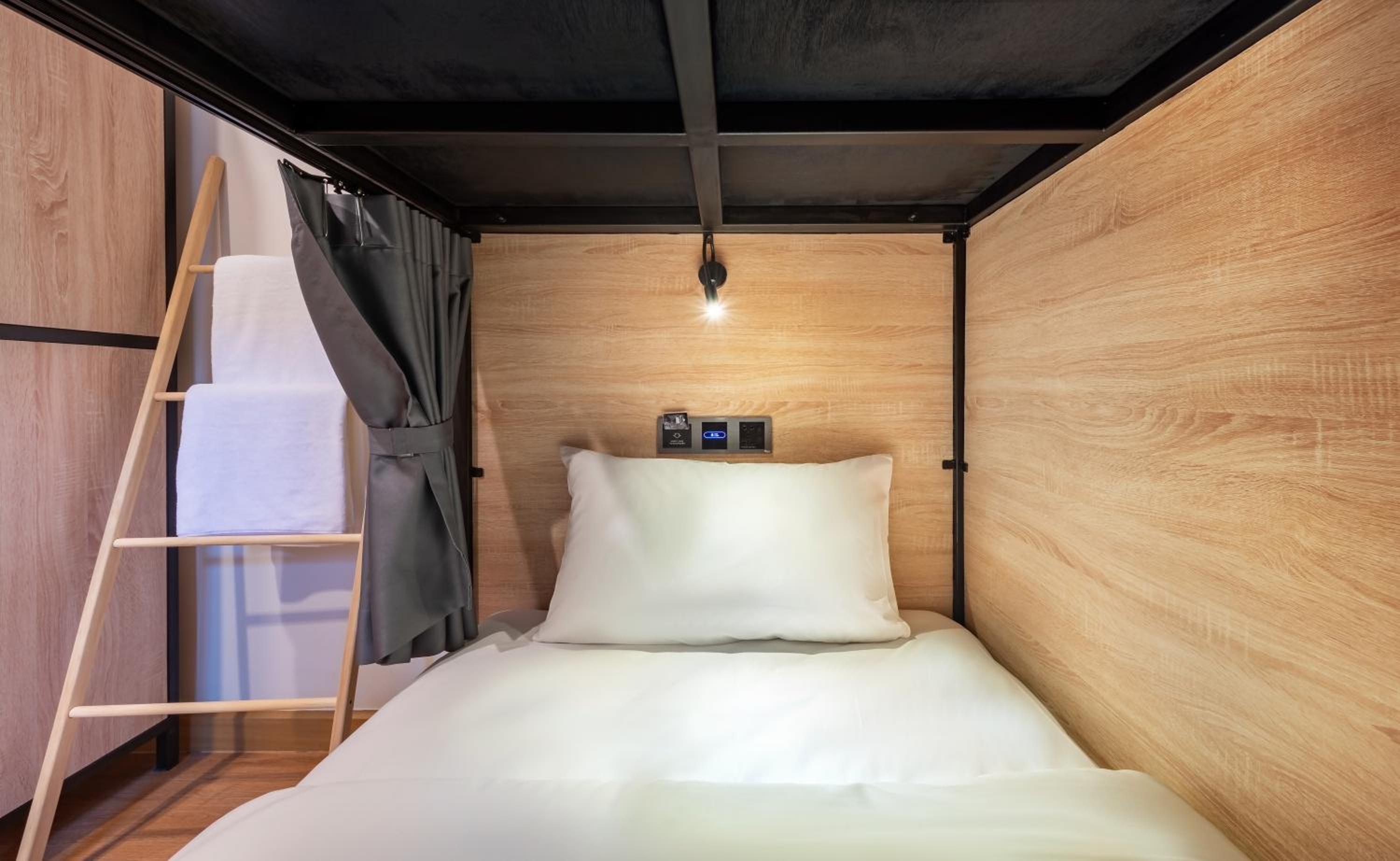 Bed in 4-Bed Mixed Dormitory Room photo 2