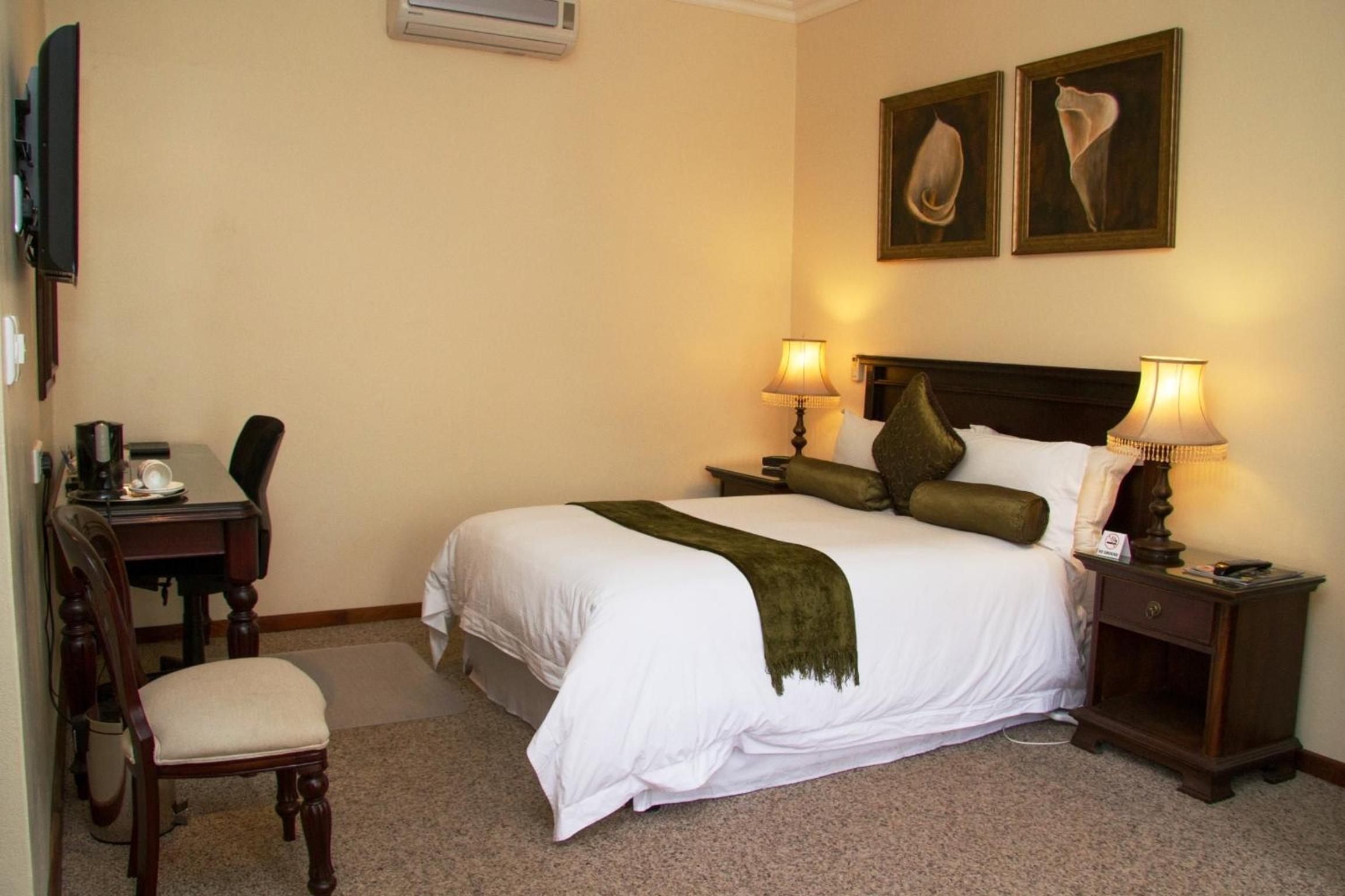 Standard Double Room photo 3