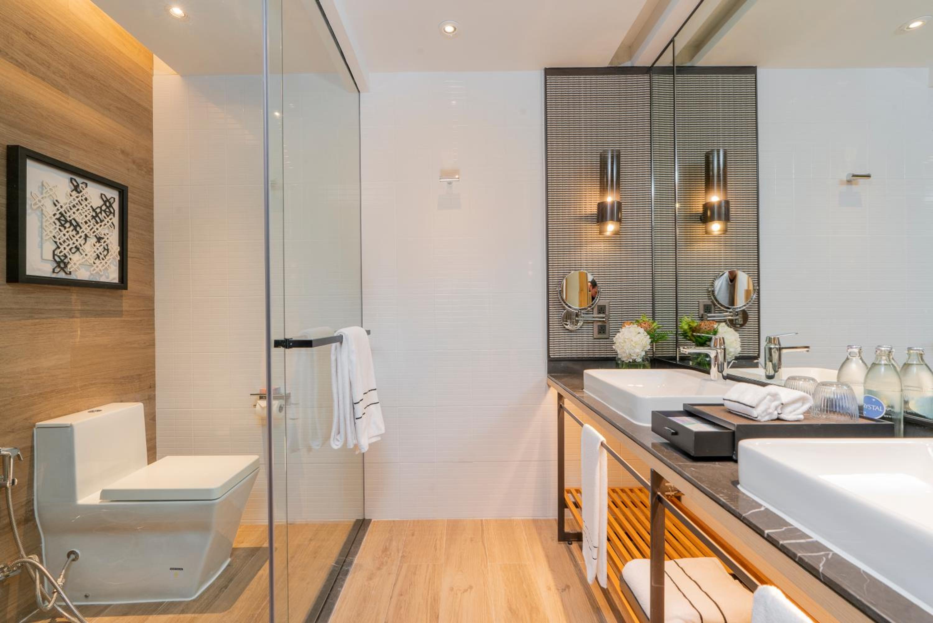 The Level Suite - Photo 8