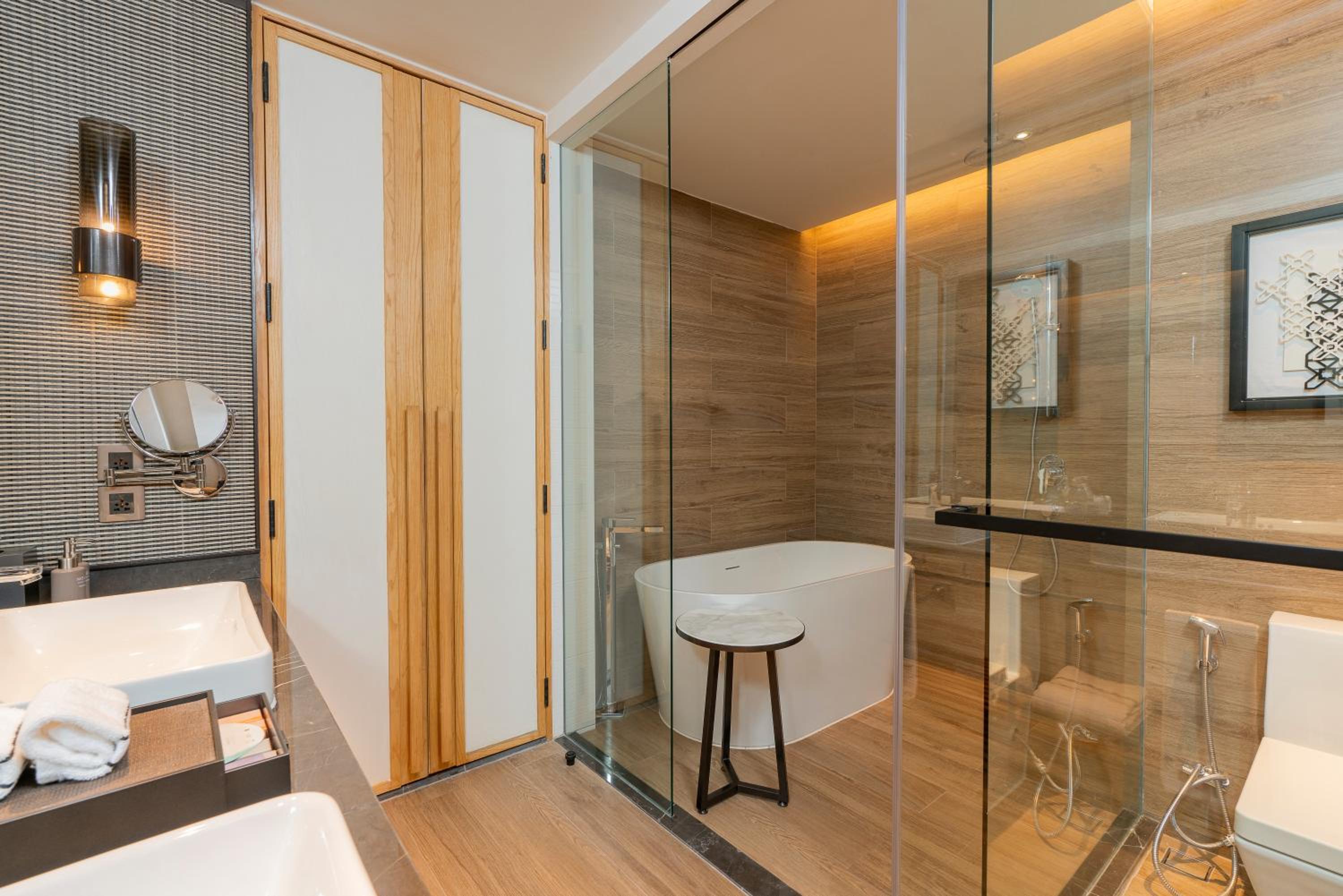 The Level Suite - Photo 7