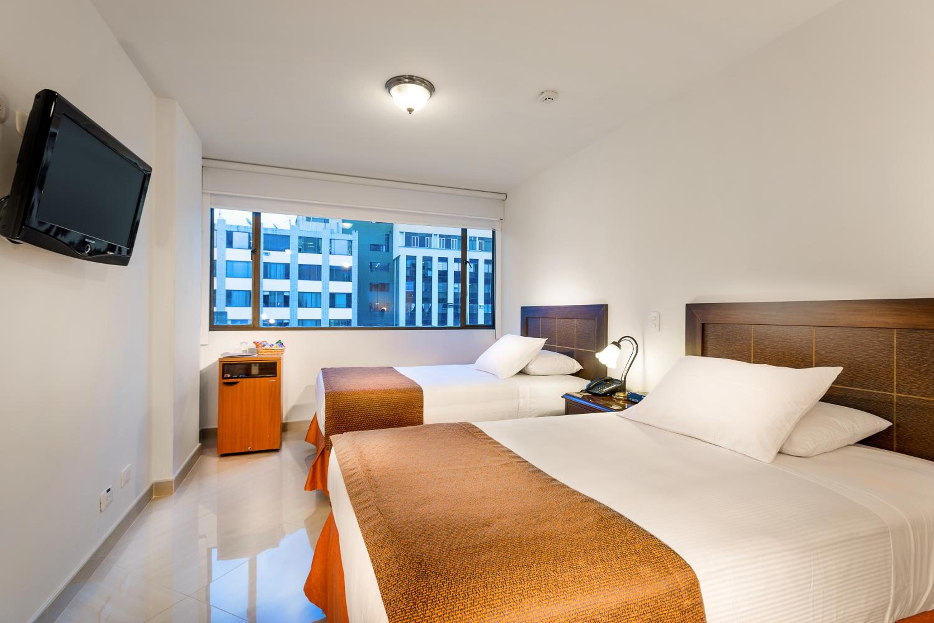 Twin Room - Photo 2