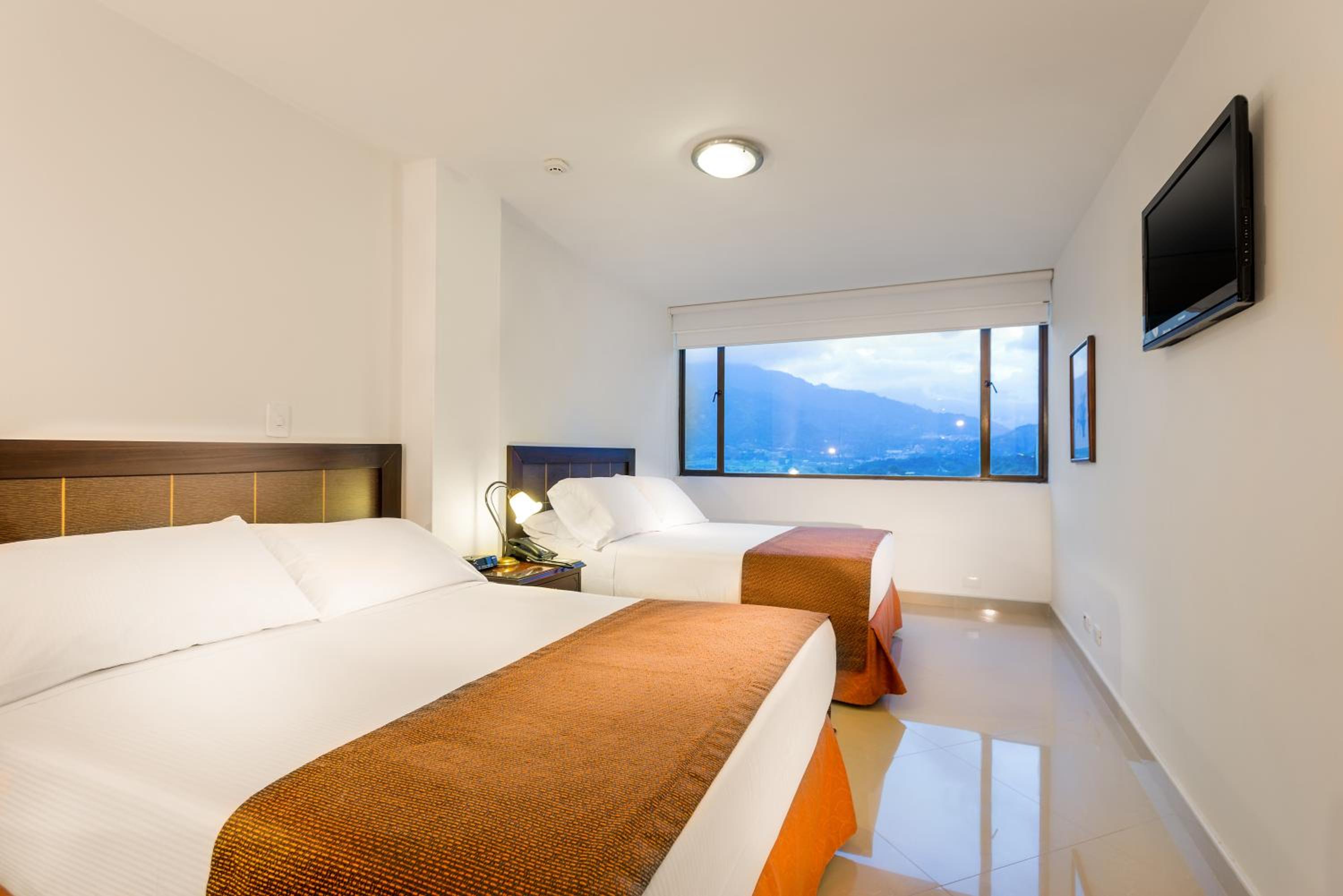 Twin Room - Photo 4