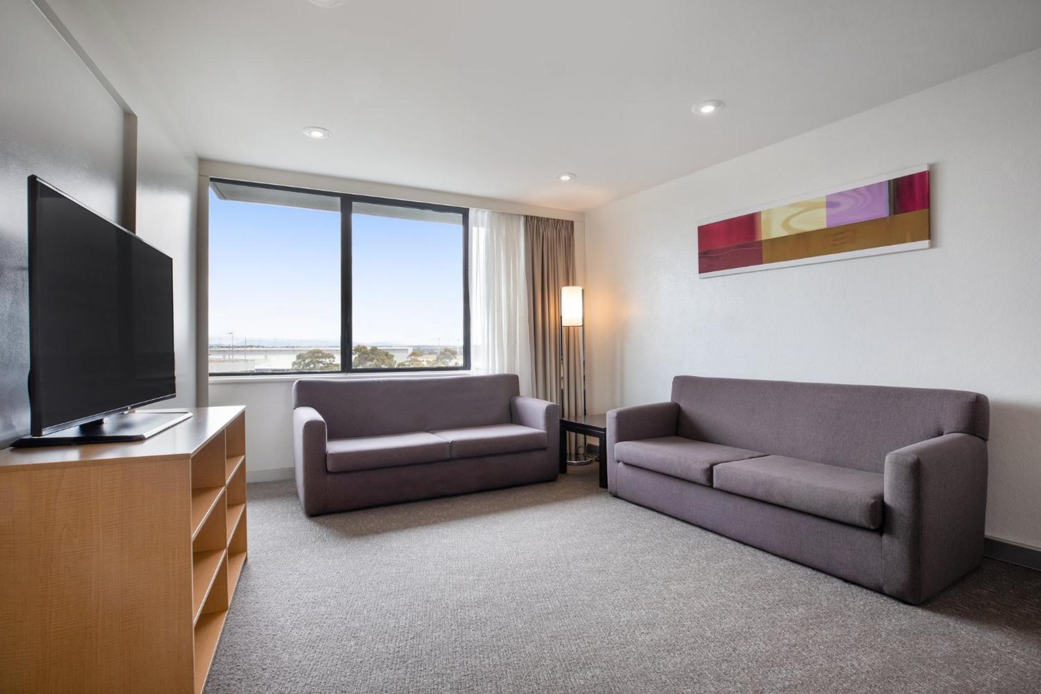 Executive Suite - Non-Smoking