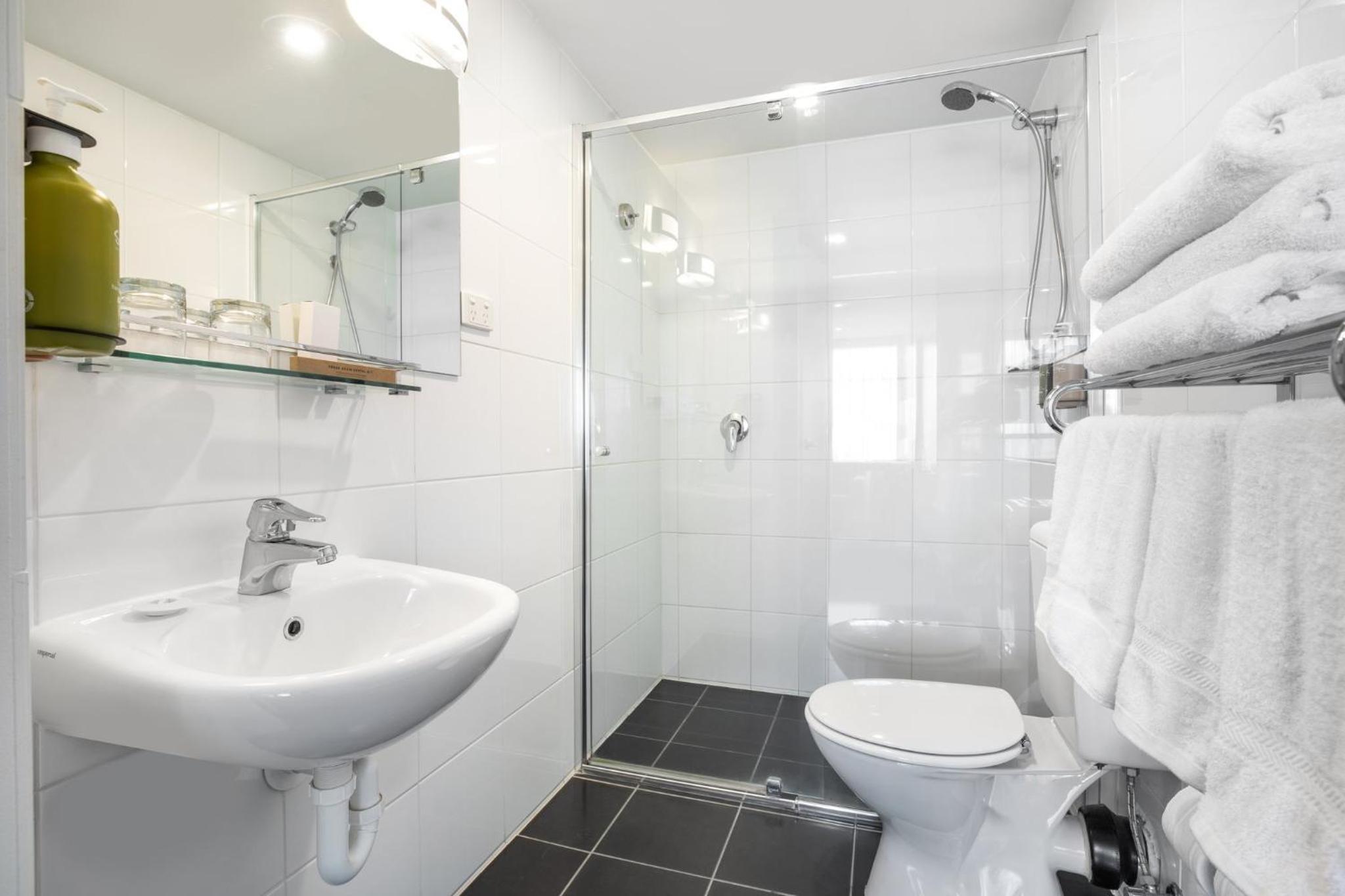 Executive Suite - Non-Smoking