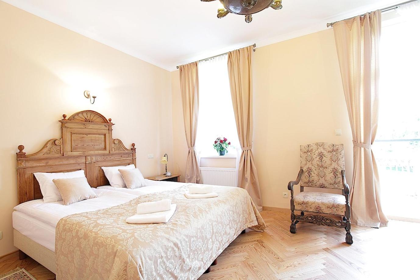 Deluxe Double Room with Balcony photo 1