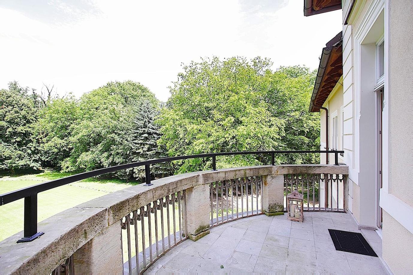 Deluxe Double Room with Balcony photo 3