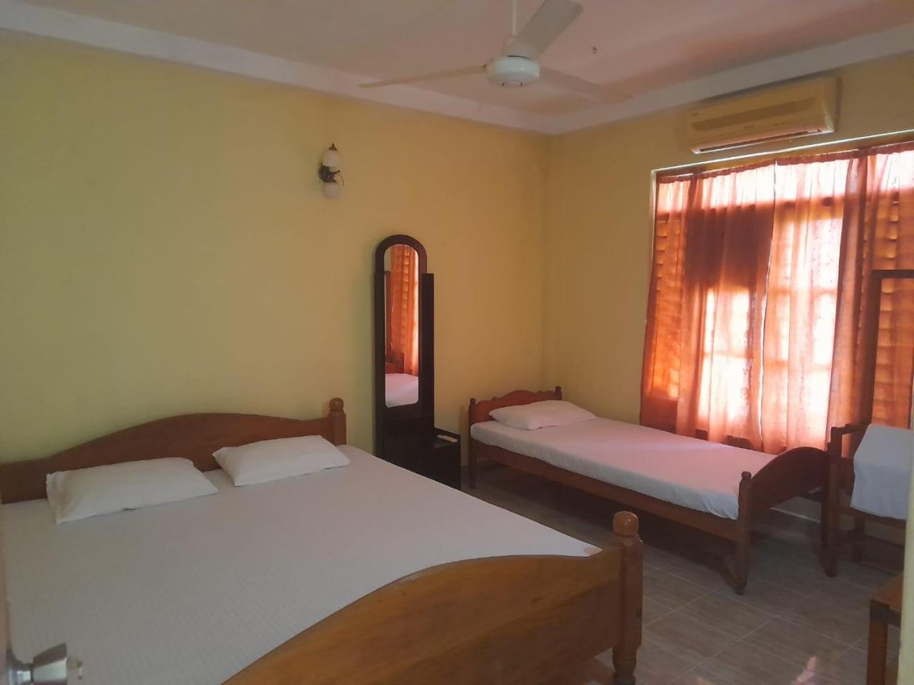 Family Room With Balcony photo 1