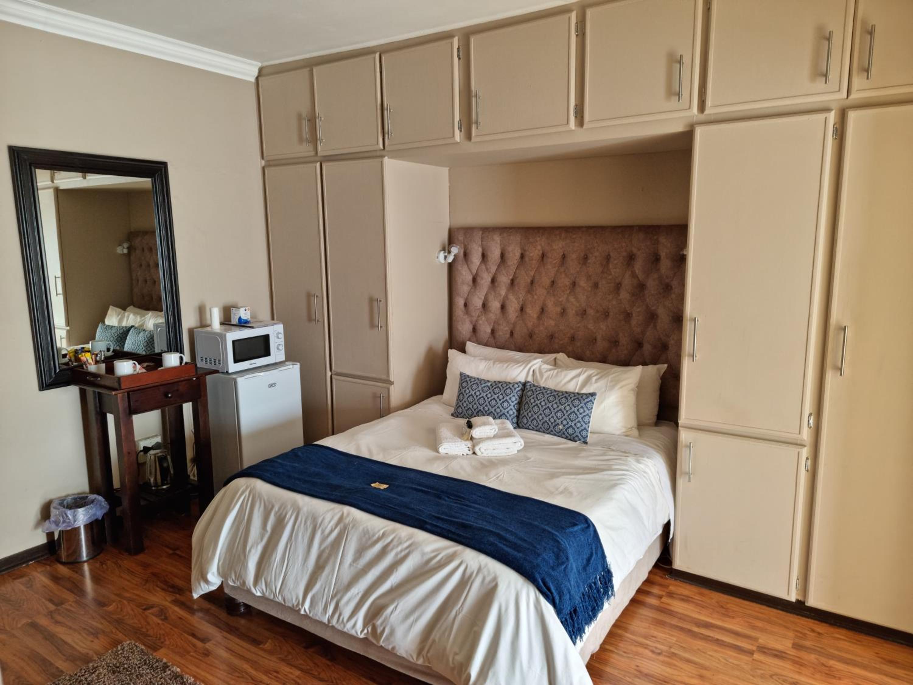 Luxury Queen Room - Photo 1