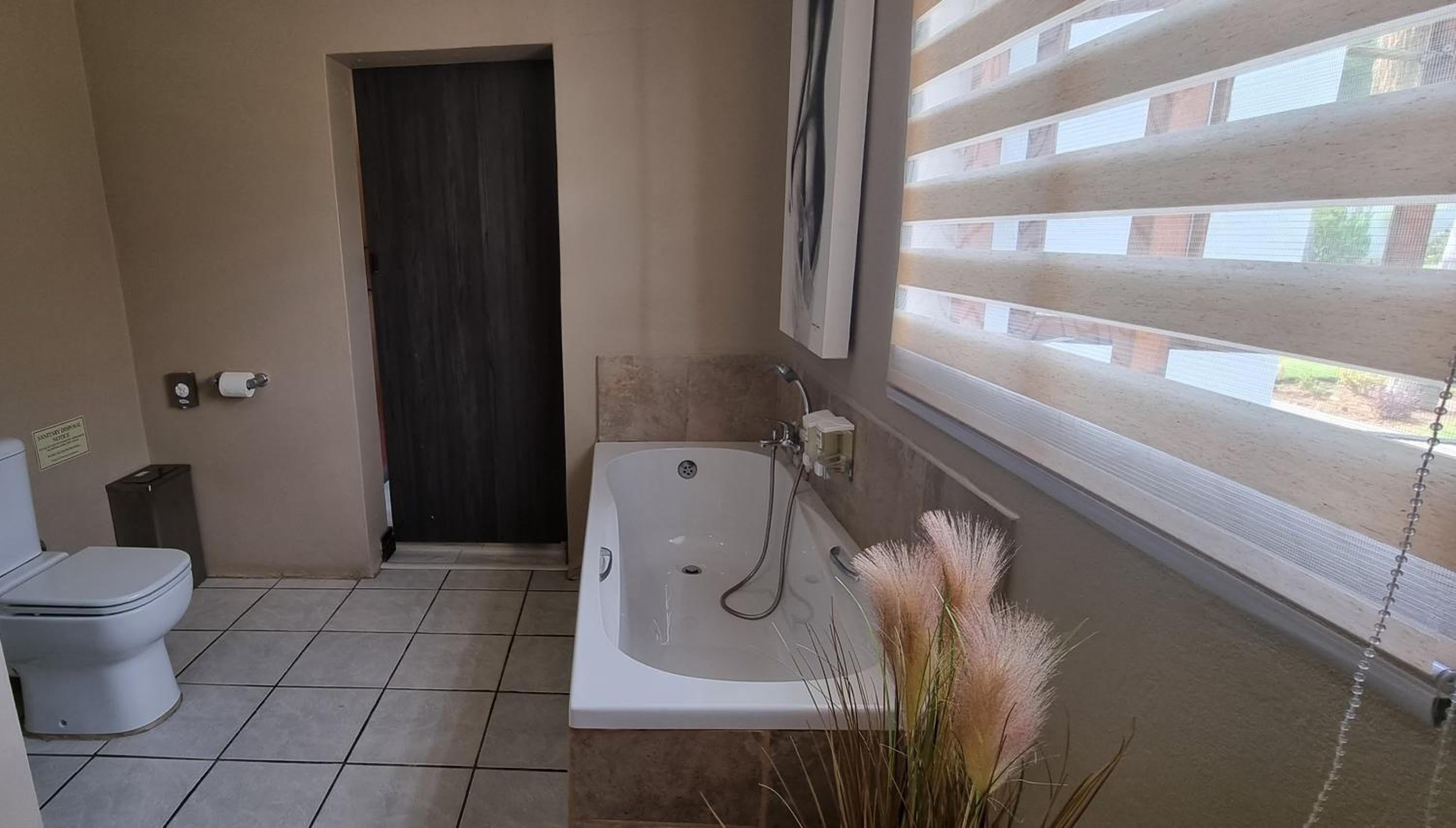 Deluxe King Suite - Photo 2