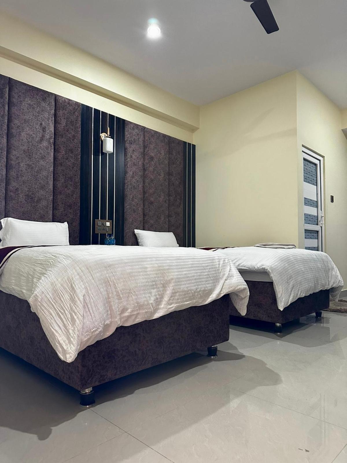 Twin Room with Balcony