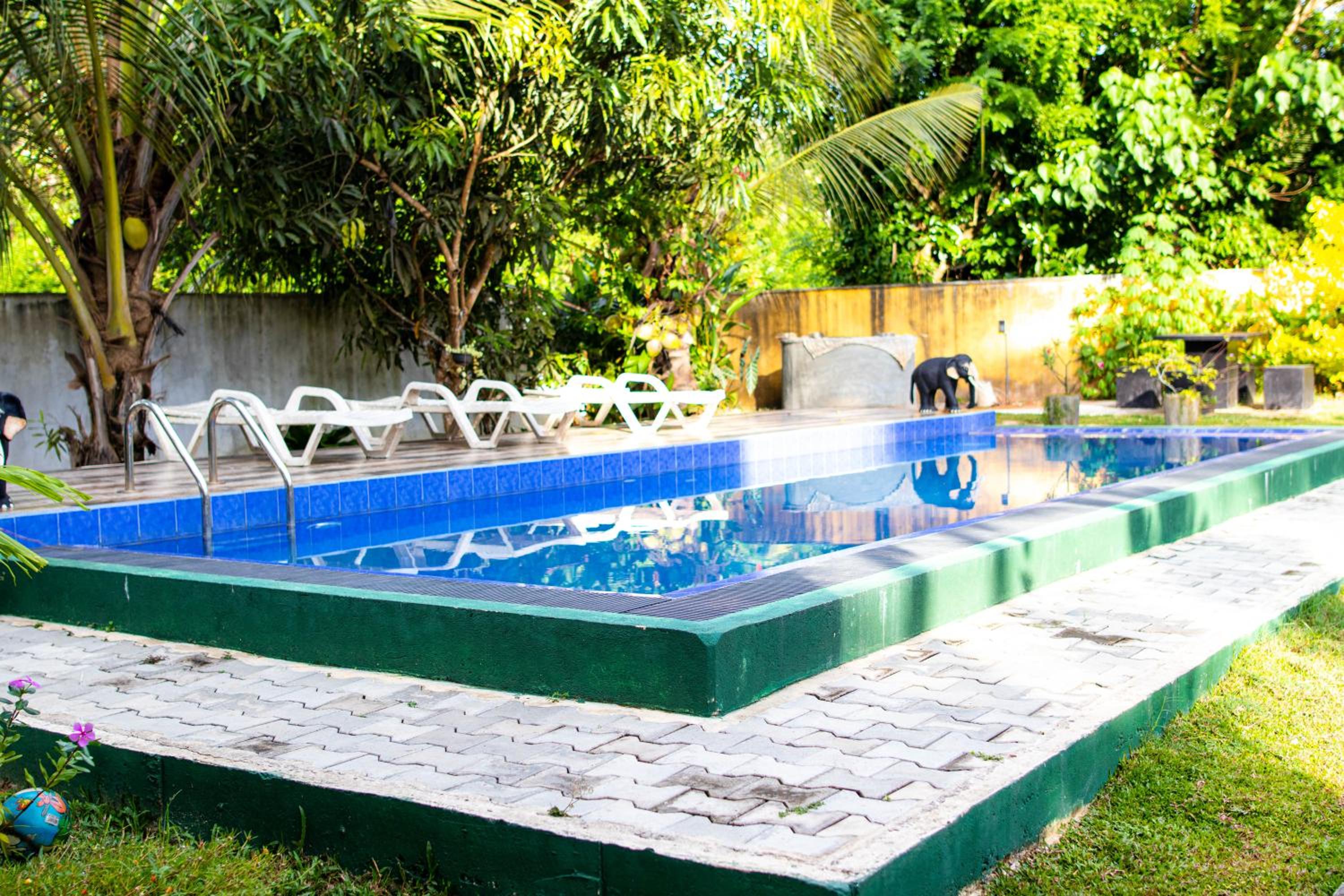 Triple Room with Pool View