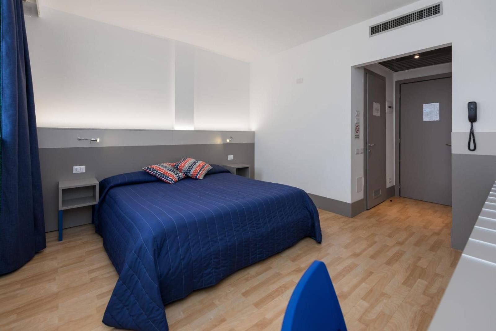 Standard Double Room photo 3